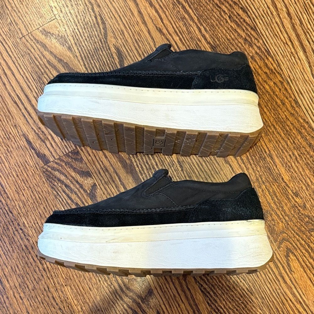 Ugg UGG Women's 9 Black and White Platform Sneaker Shoes Size US 9 / IT 39 - 5 Thumbnail