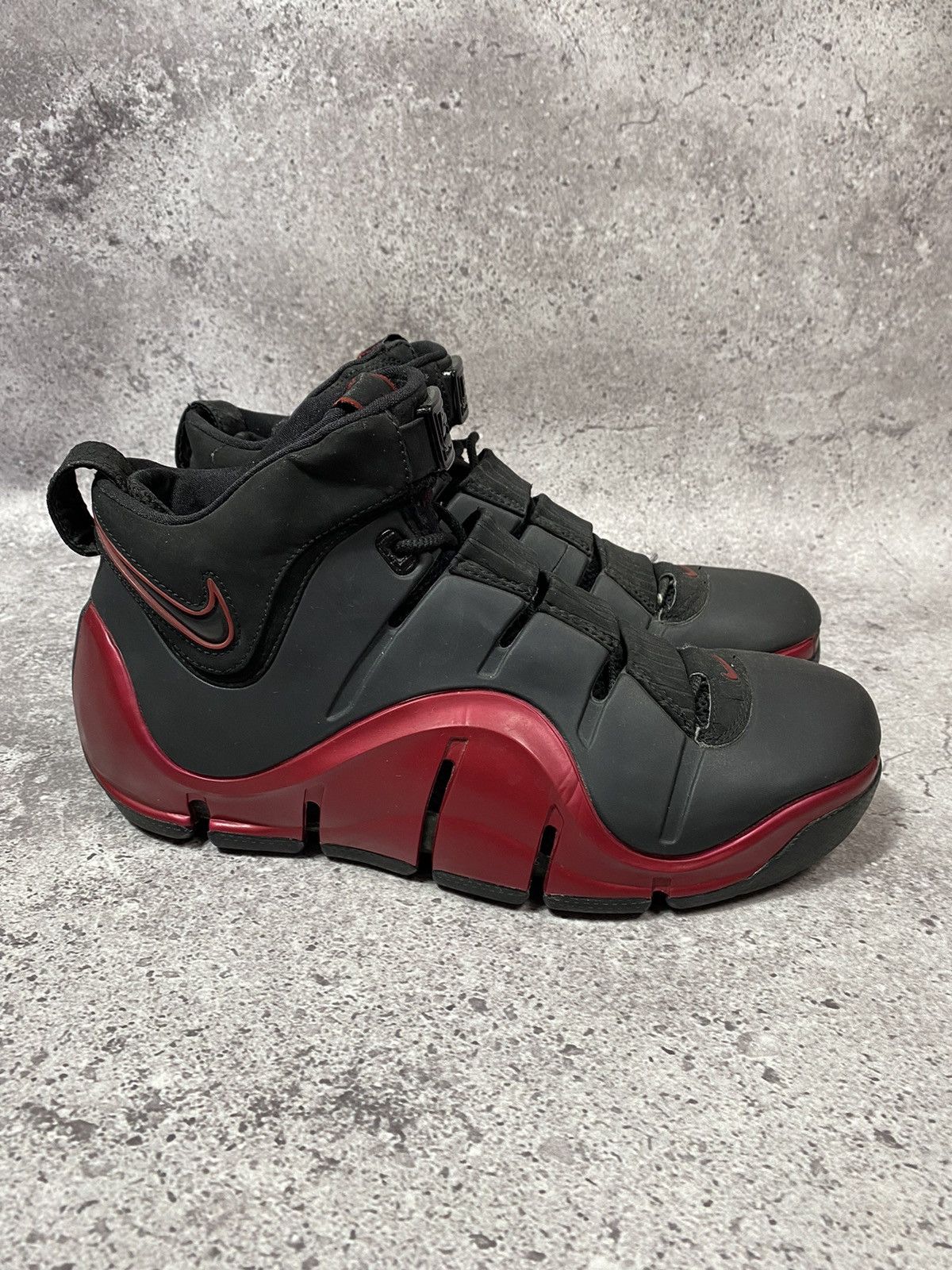 Nike NIKE LeBron 4 black Varsity Crimson Size US 9.5 / EU 42-43 - 5 Thumbnail