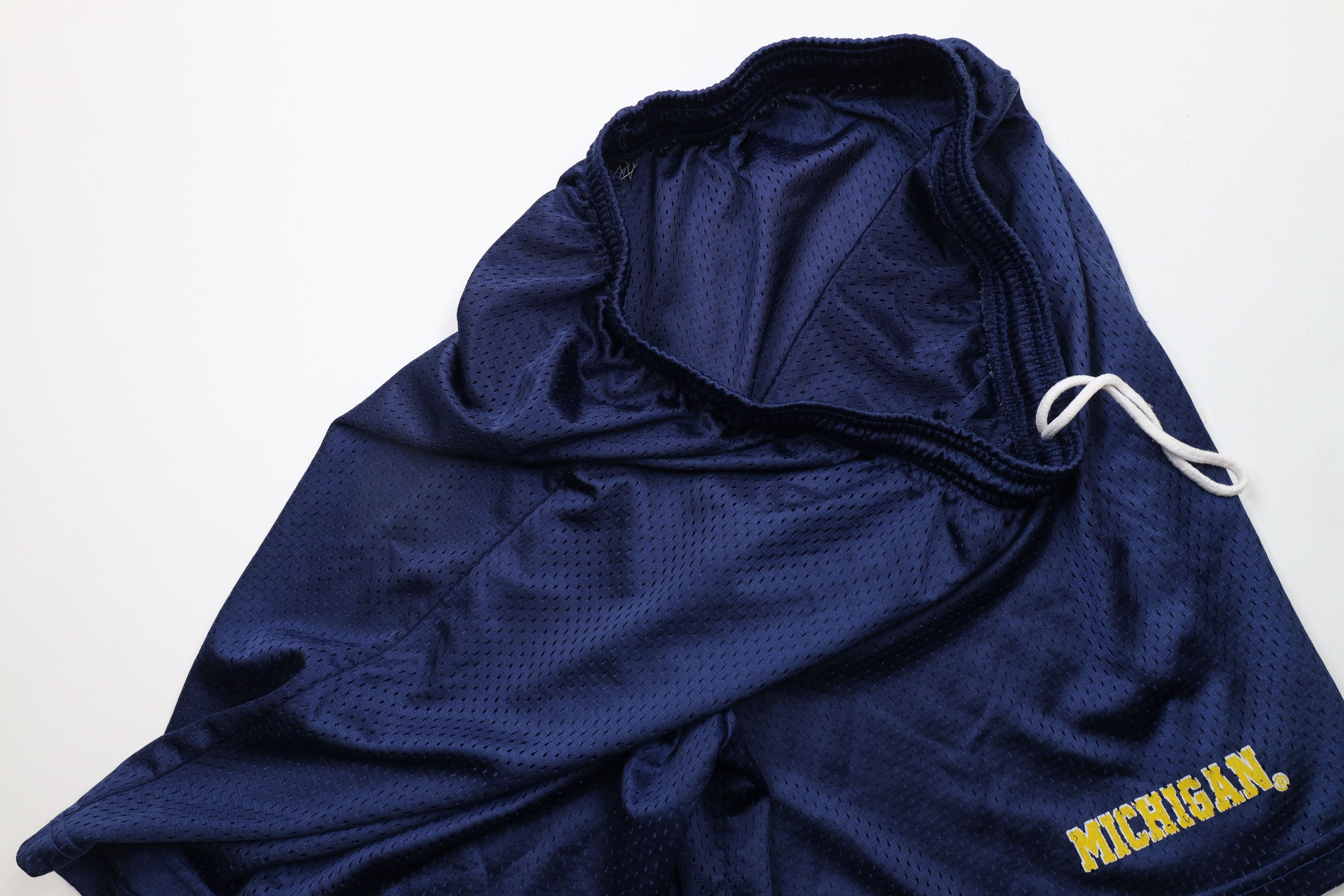 Vintage Vintage 90s University of Michigan Above Knee Mesh Shorts Size US 36 / EU 52 - 6 Thumbnail