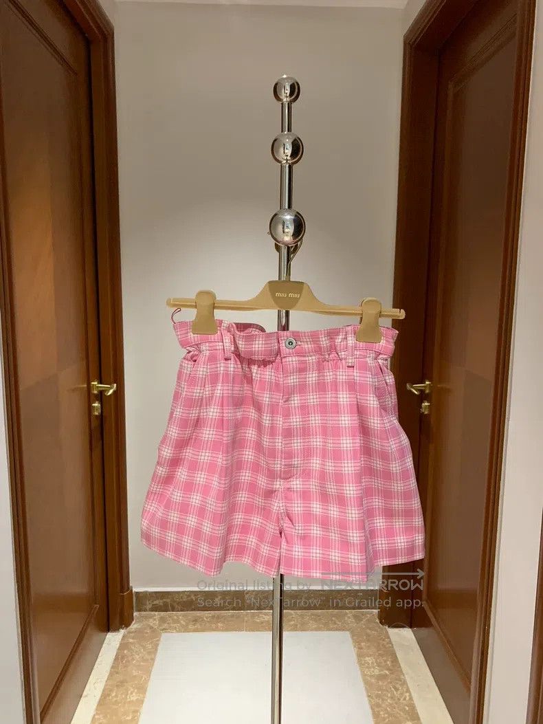 Miu Miu Miu Miu 36 short pants Size 24" / US 00 / IT 34 - 1 Thumbnail