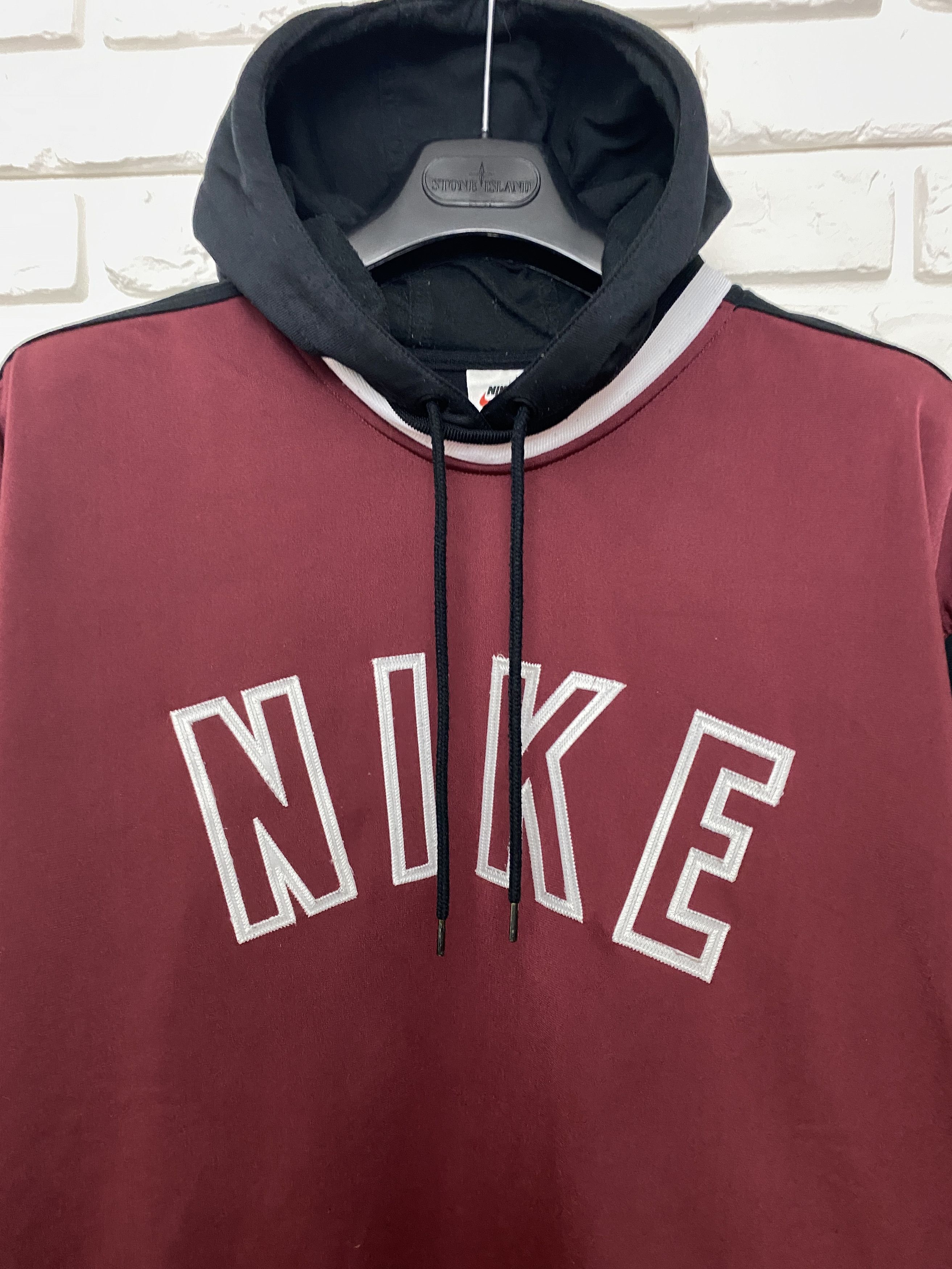 Vintage Vintage Men's Nike Hoodie Center Logo Burgundy Black Size L Size US L / EU 52-54 / 3 - 3 Thumbnail