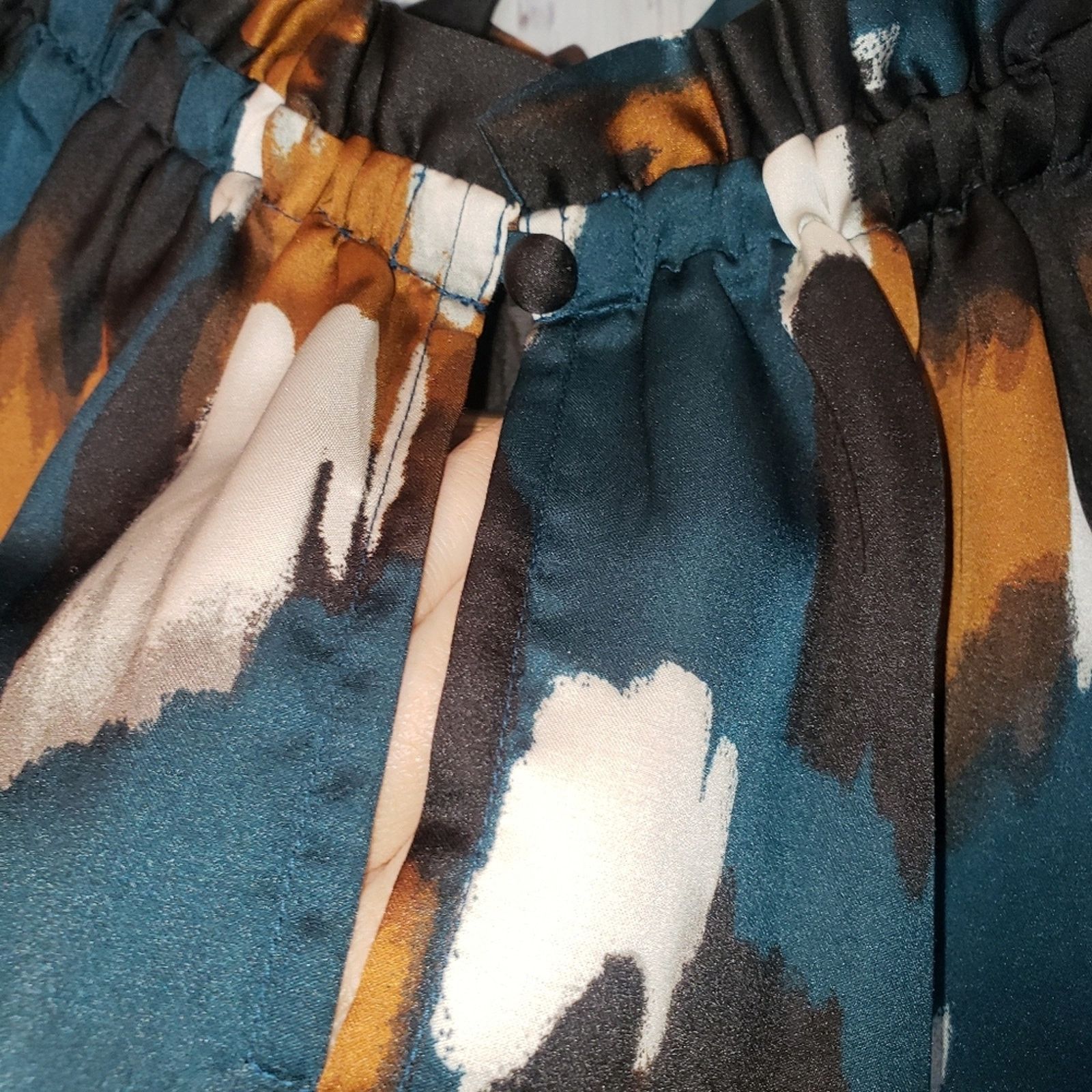 Ann Taylor EUC Ann Taylor Sz S paint brush style top closet staple Size S / US 4 / IT 40 - 2 Thumbnail