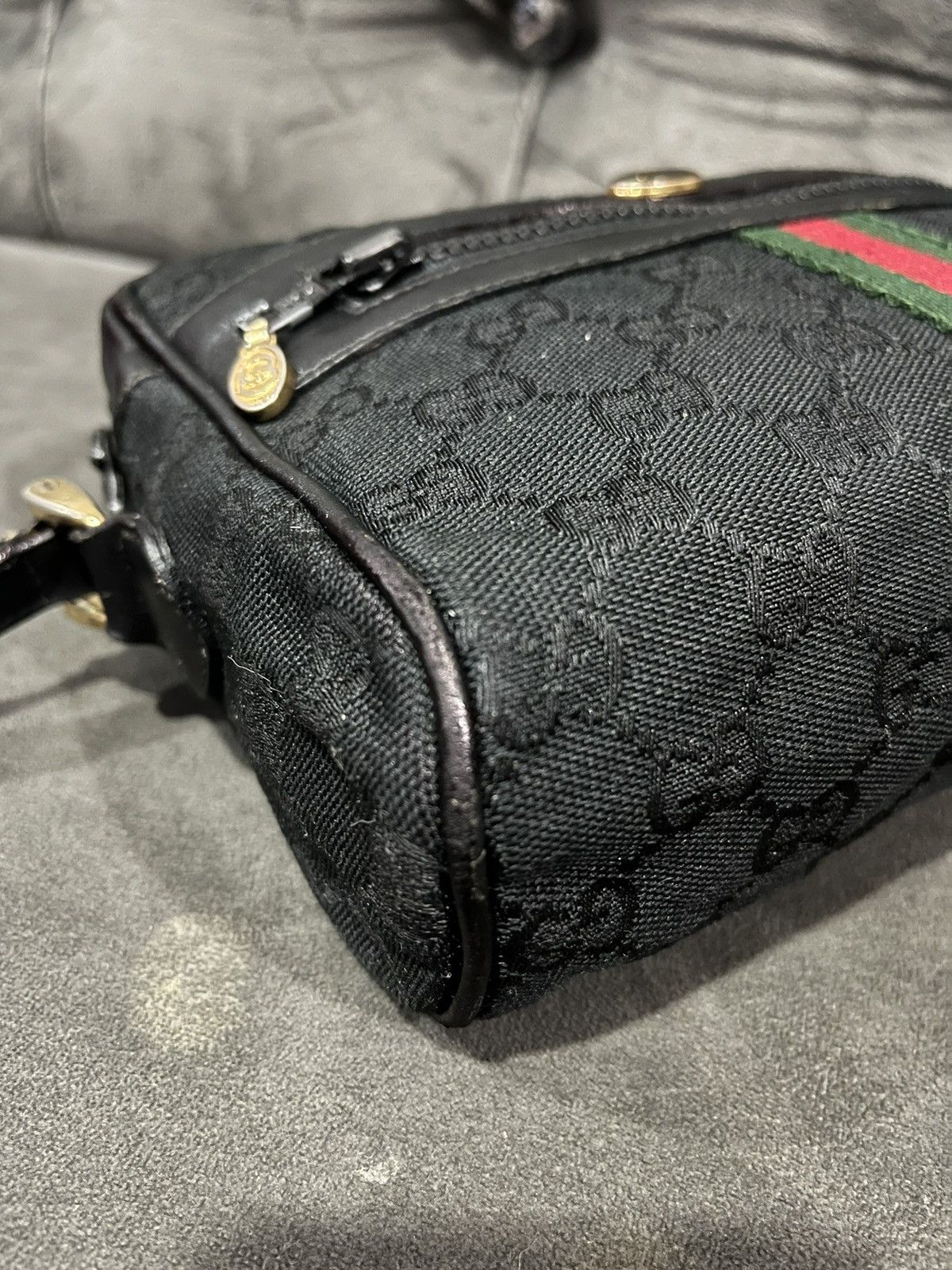Gucci Authentic GUCCI Vintage Crossbody Bag Size ONE SIZE - 12 Thumbnail