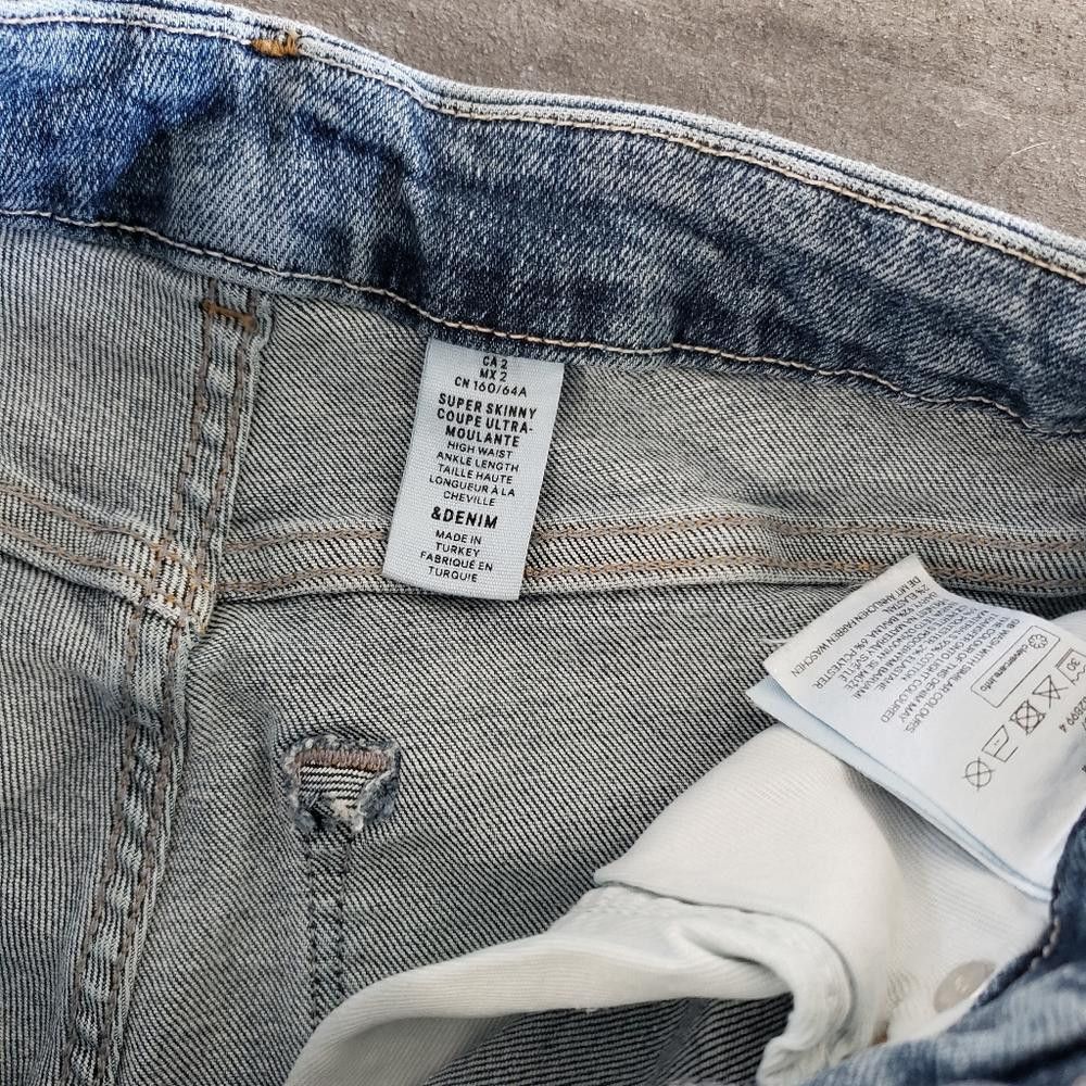 Designer Denim Distressed High Waisted Super Skinny Jean Size 26" / US 2 / IT 38 - 3 Thumbnail