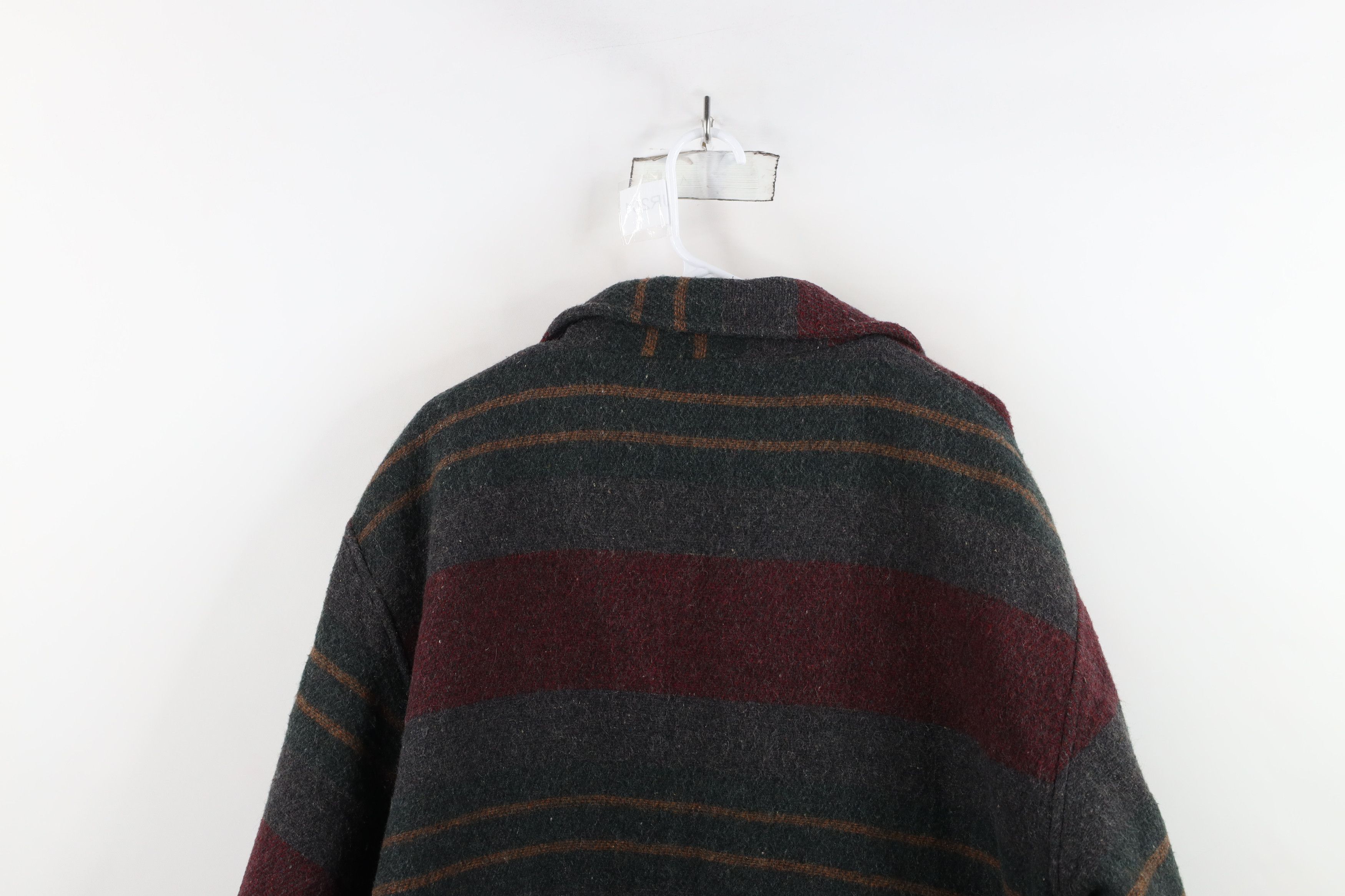 Vintage Vintage 90s Streetwear Blanket Striped Button Jacket Coat Size US L / EU 52-54 / 3 - 12 Thumbnail