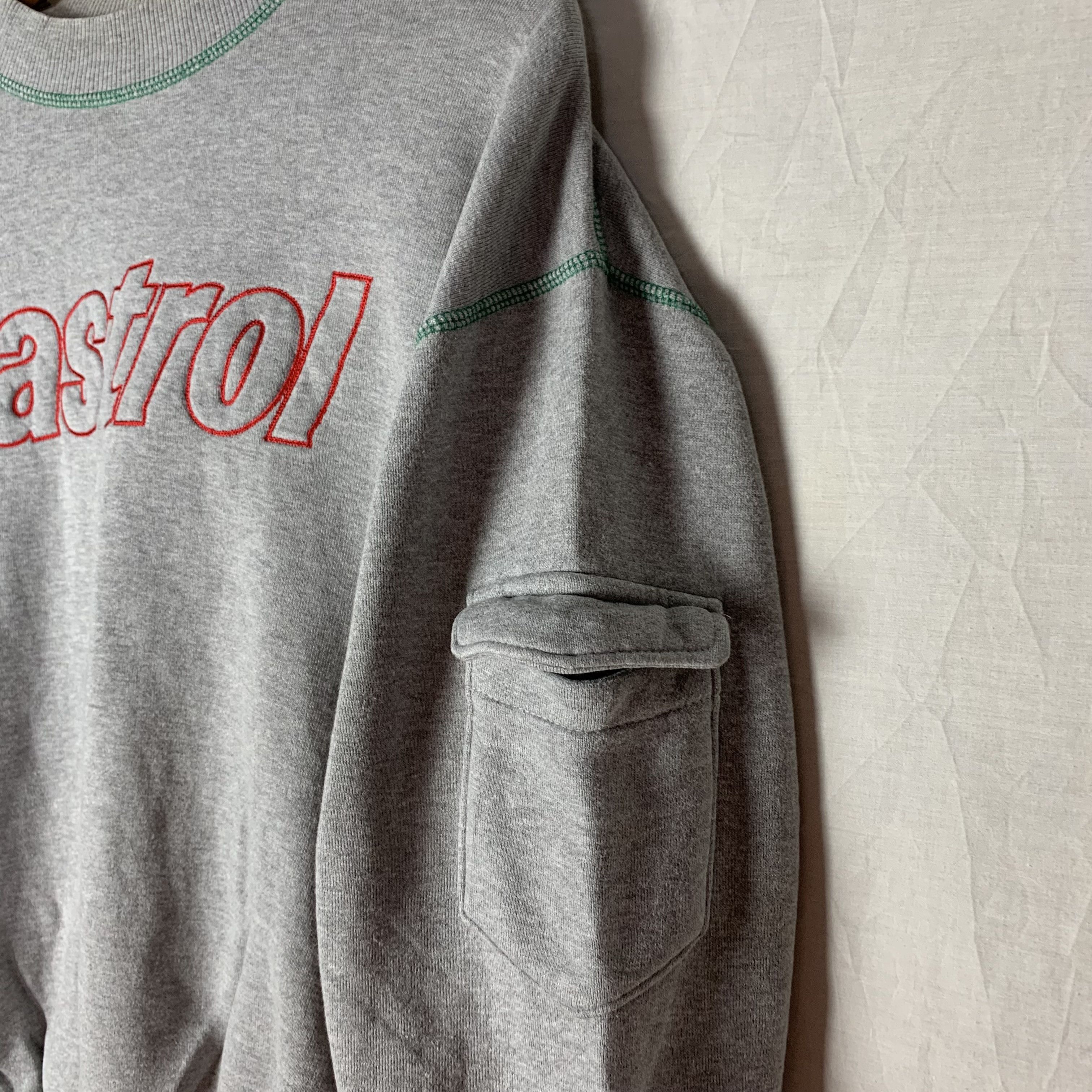 Vintage Vintage Castrol Racing Sweatshirt Crewneck Size US M / EU 48-50 / 2 - 3 Thumbnail