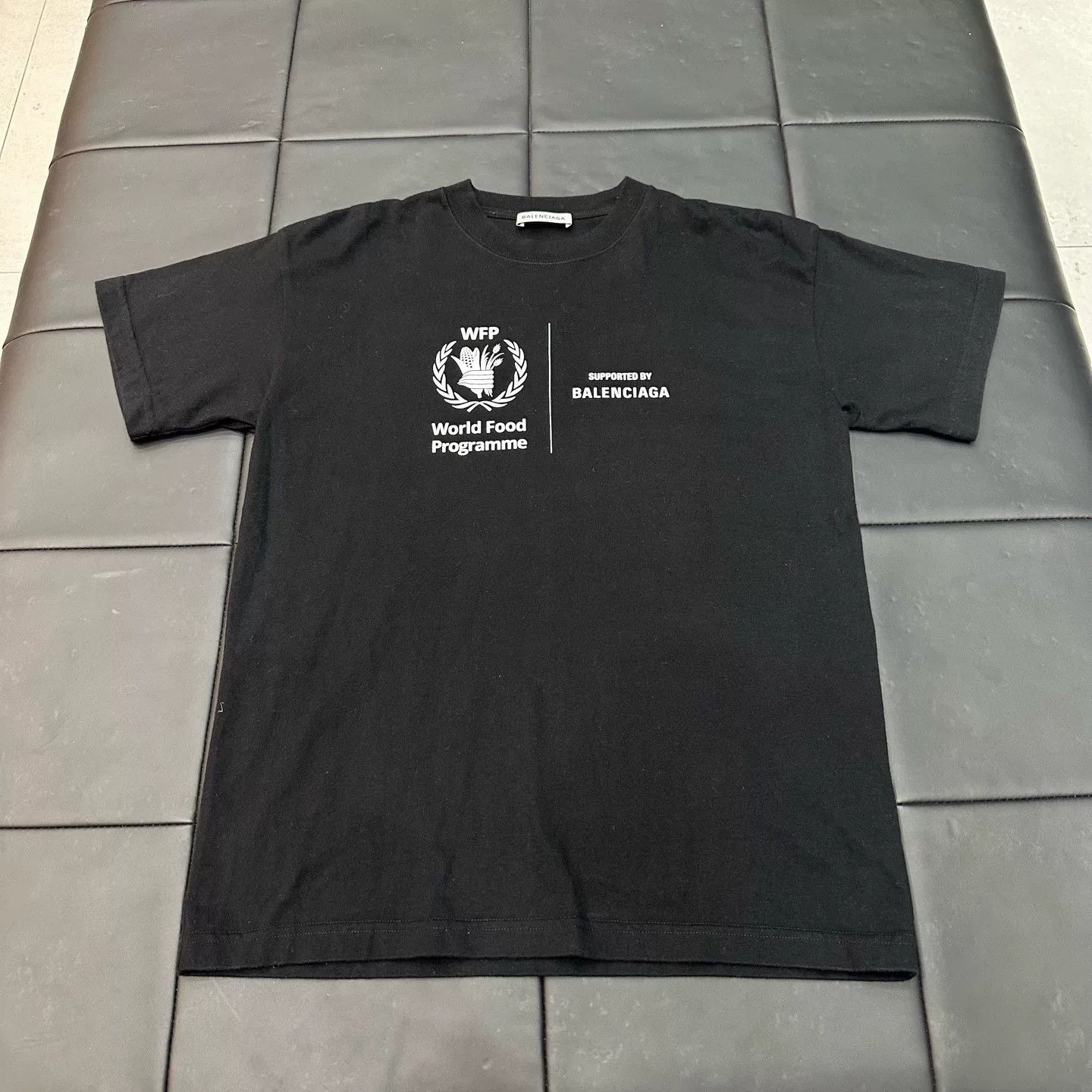 Balenciaga Balenciaga Collab Black T-Shirt S Women Size S / US 4 / IT 40 - 1 Thumbnail