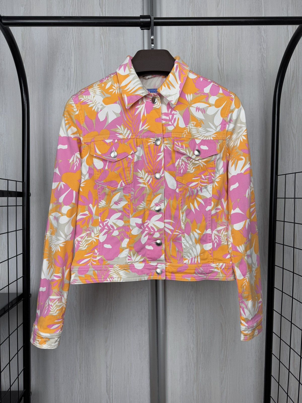 Escada Sport Escada Sport Trucker Jacket Floral Flower Button Down sz 36 Size S / US 4 / IT 40 - 1 Thumbnail