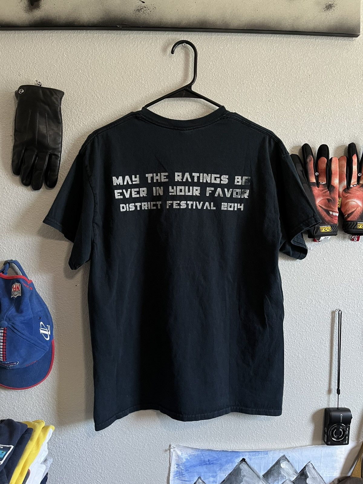 Vintage 2014 Hunger Games “District Festival” Tee Size US L / EU 52-54 / 3 - 2 Thumbnail