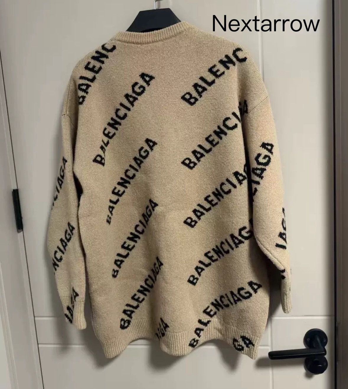 Balenciaga Balenciaga khaki bullet screen sweater2412-Nextarrow Size US XS / EU 42 / 0 - 2 Thumbnail