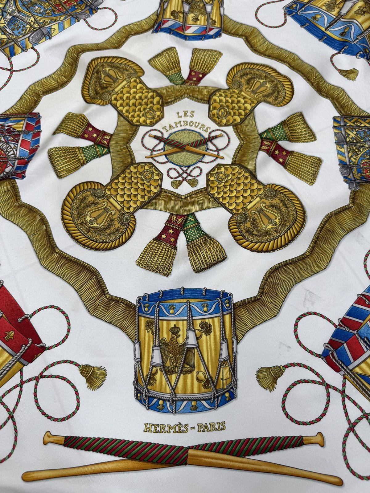 Hermes 🔥🔥🔥AUTHENTIC VINTAGE HERMES LES TAMBOURS SILK SCARF Size ONE SIZE - 3 Thumbnail