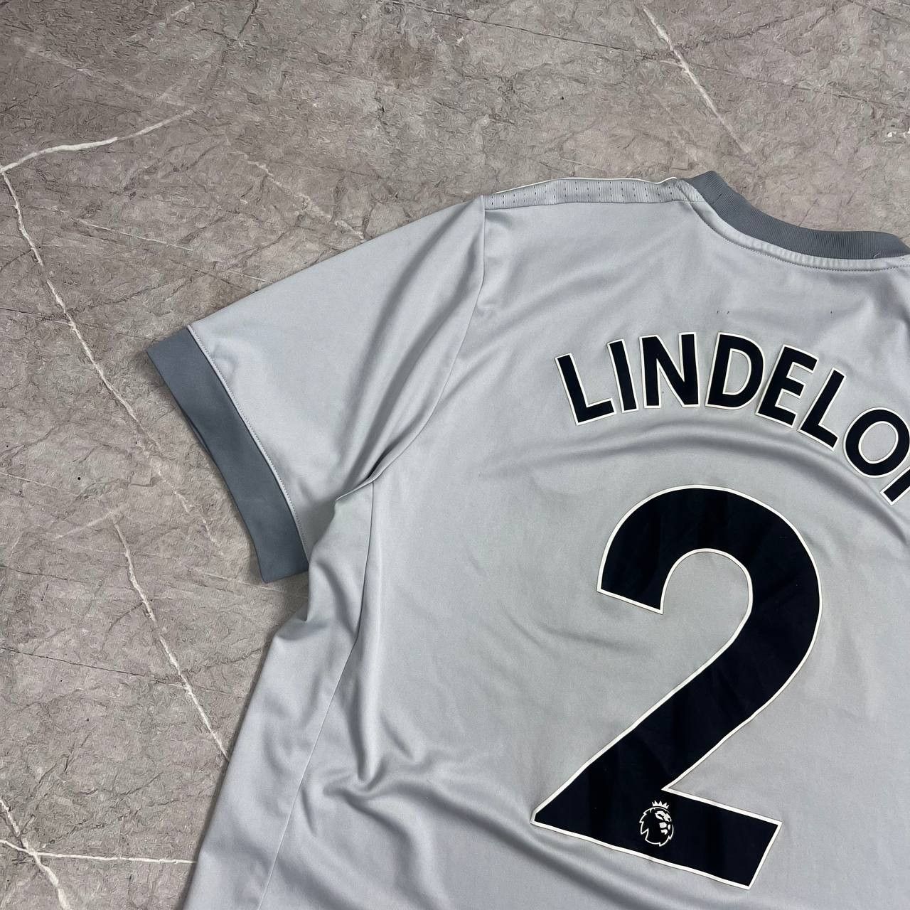 Vintage Manchester United 2017/2018 Third #2 Lindelof Football Shirt Size US M / EU 48-50 / 2 - 3 Thumbnail