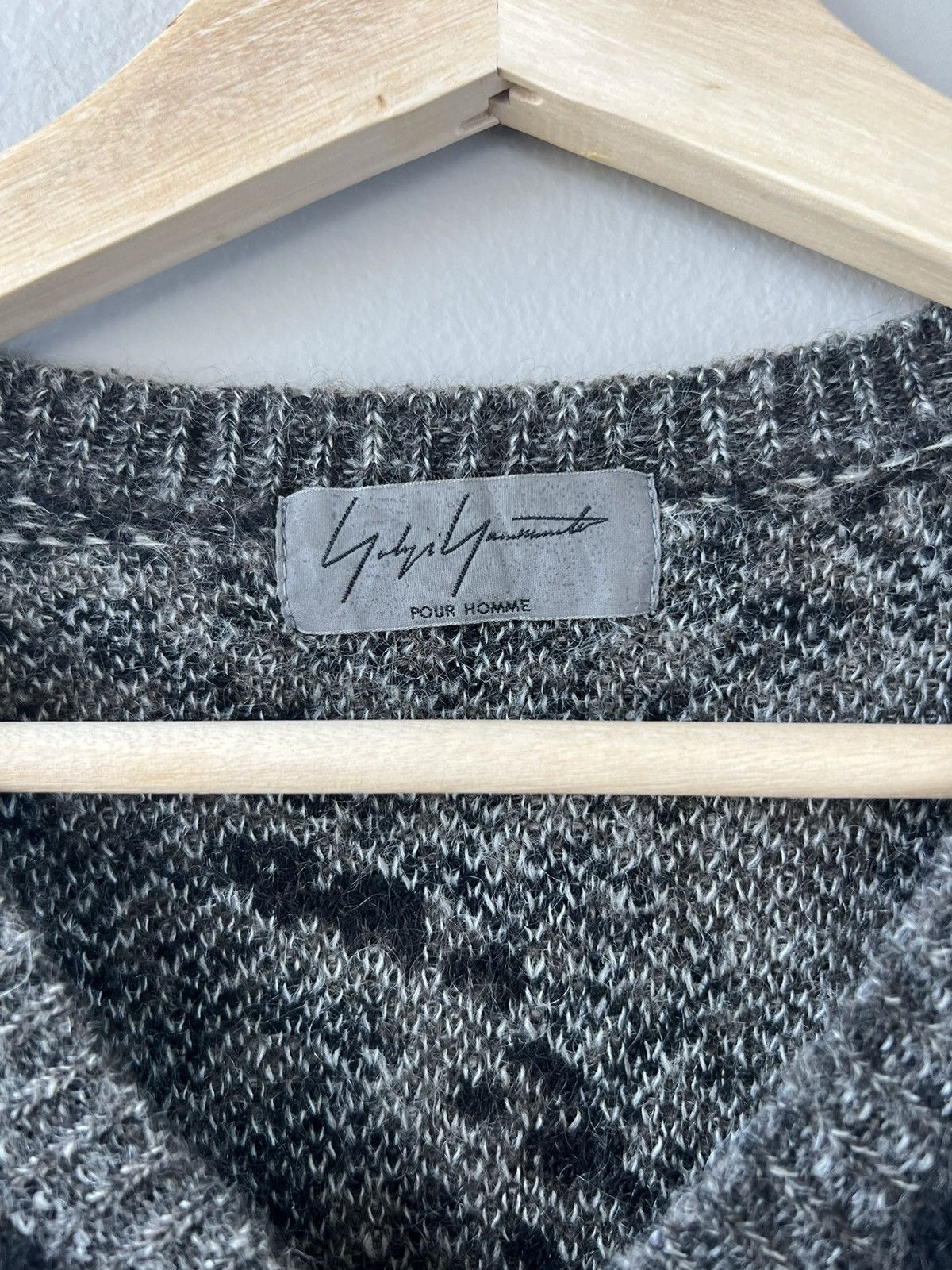 Yohji Yamamoto AW13 Snake-Effect V-Neck Sweater Size US L / EU 52-54 / 3 - 5 Thumbnail