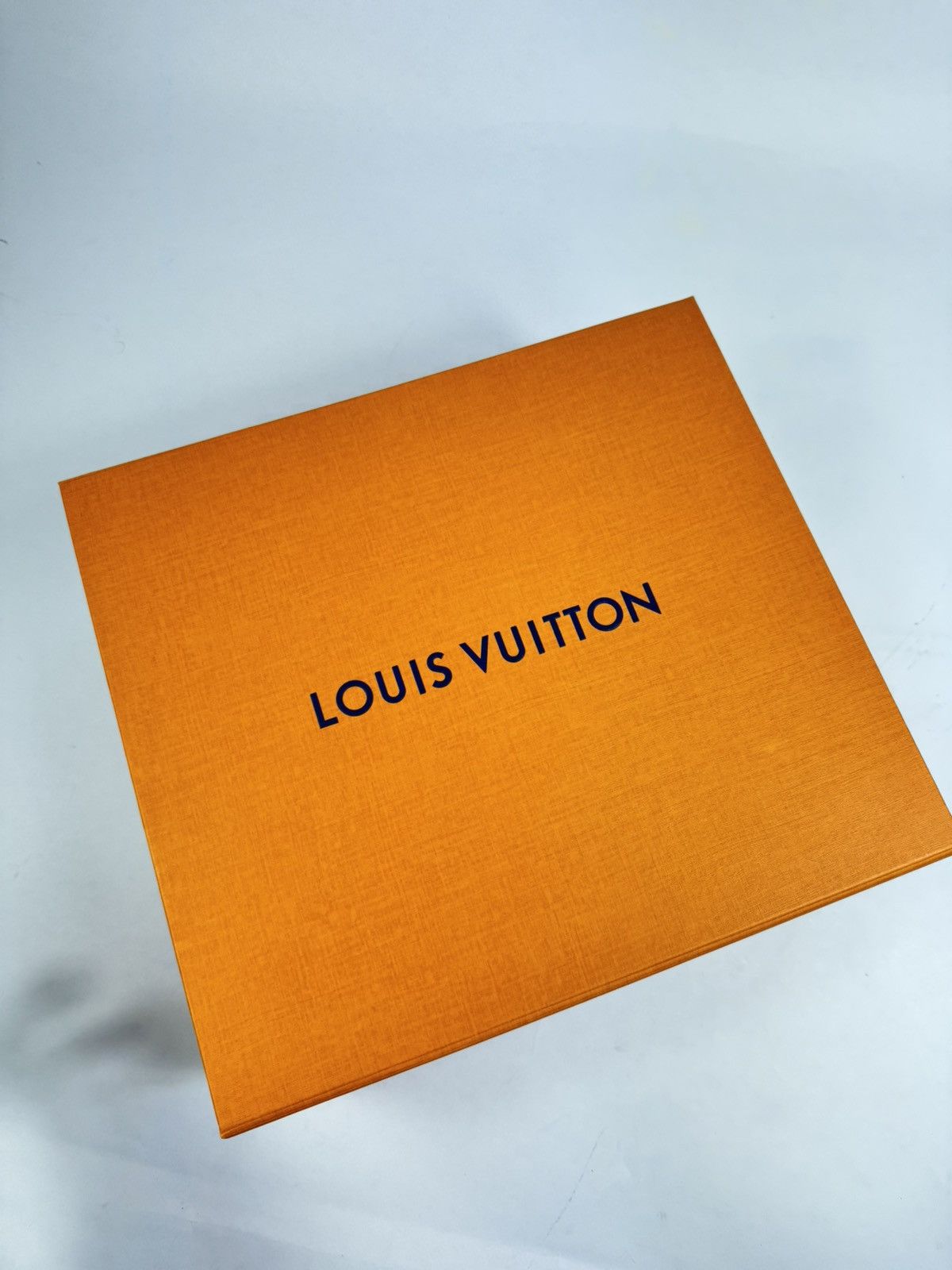 Louis Vuitton LV WIRE DE RIGO PEARL HEAD SUNGLASSES (VERY RARE MTO PIECE) Size ONE SIZE - 9 Thumbnail