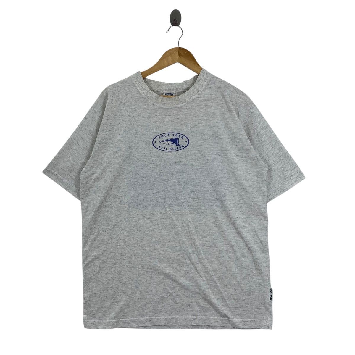 Vintage Vintage 90s AQUA-TREK Fiji Diving The Supermarket SurfTshirt Size US L / EU 52-54 / 3 - 2 Thumbnail