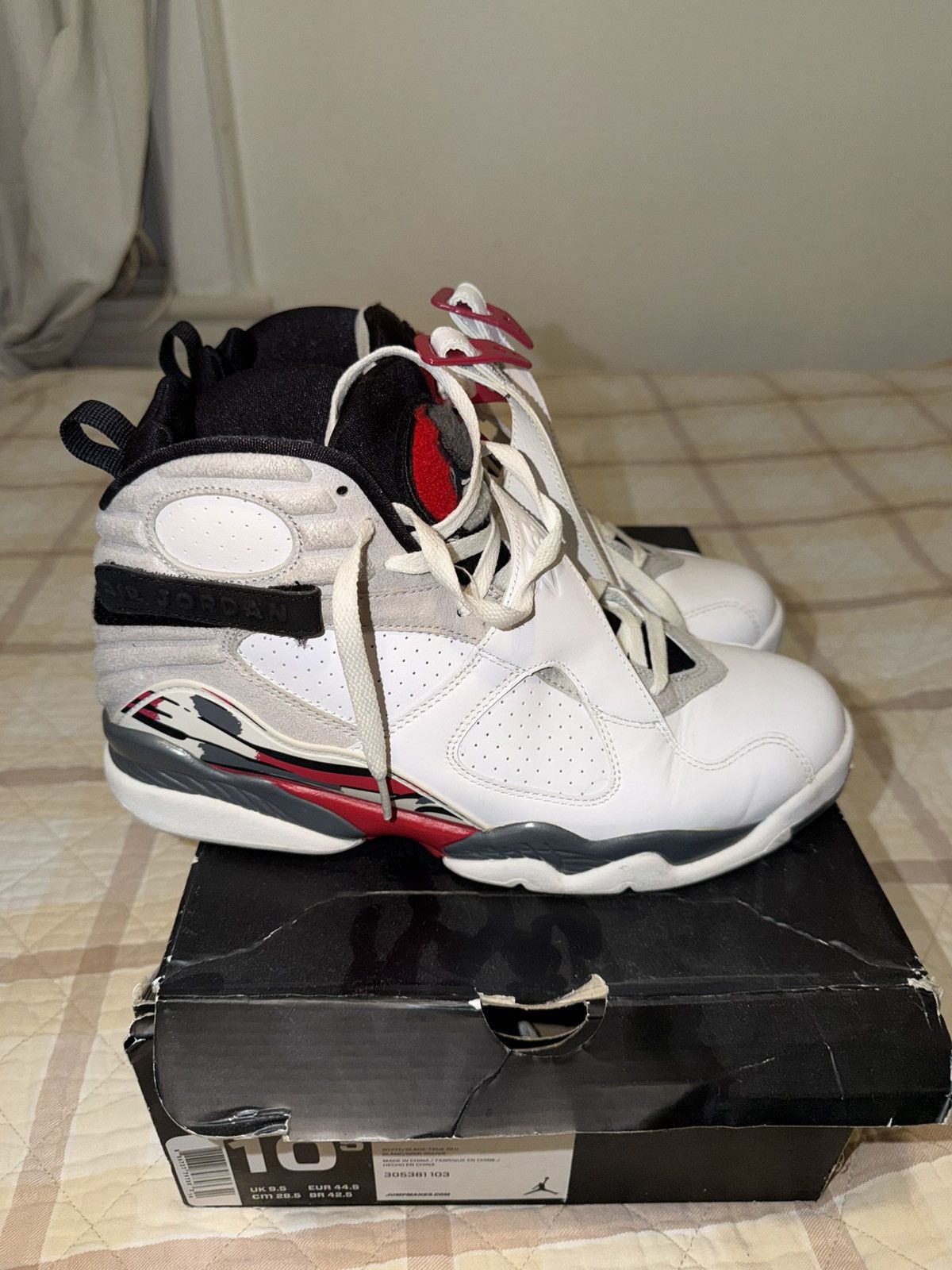 Jordan Brand 2013 Bugs Bunny Air Jordan 8 Size US 10.5 / EU 43-44 - 3 Thumbnail