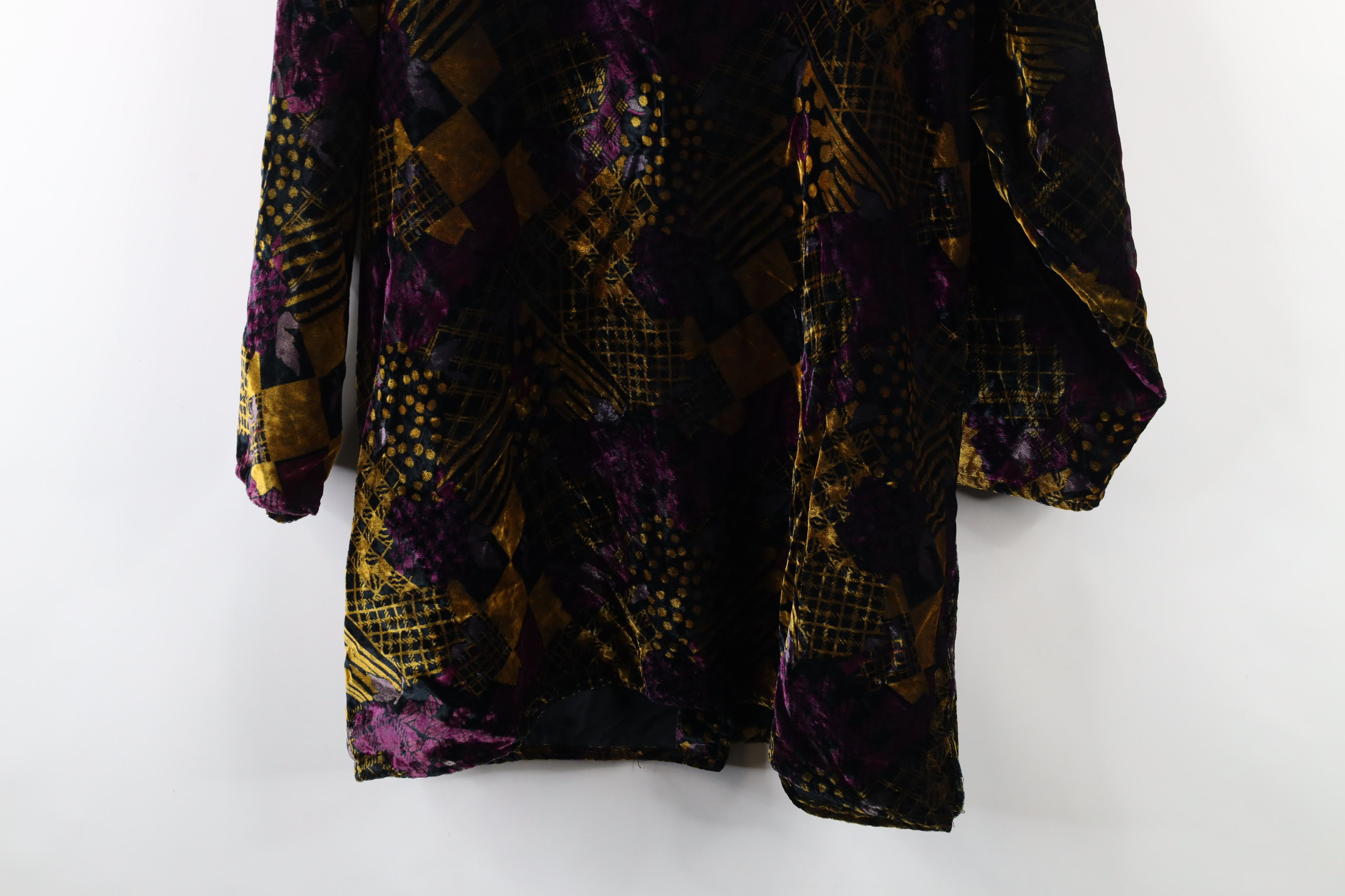 Vintage Vintage 90s Streetwear Velour Abstract Button Jacket USA Size XL / US 12-14 / IT 48-50 - 15 Thumbnail
