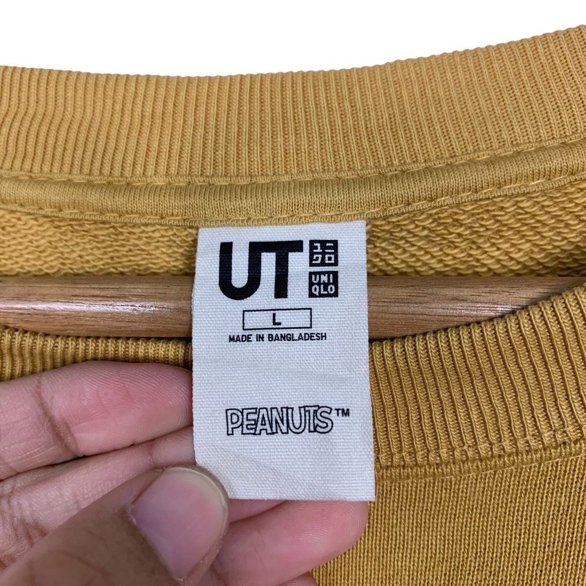 Uniqlo PEANUTS WOODSTOCK Beagle Scout Sweatshirts #1704-C76 Size US L / EU 52-54 / 3 - 11 Thumbnail