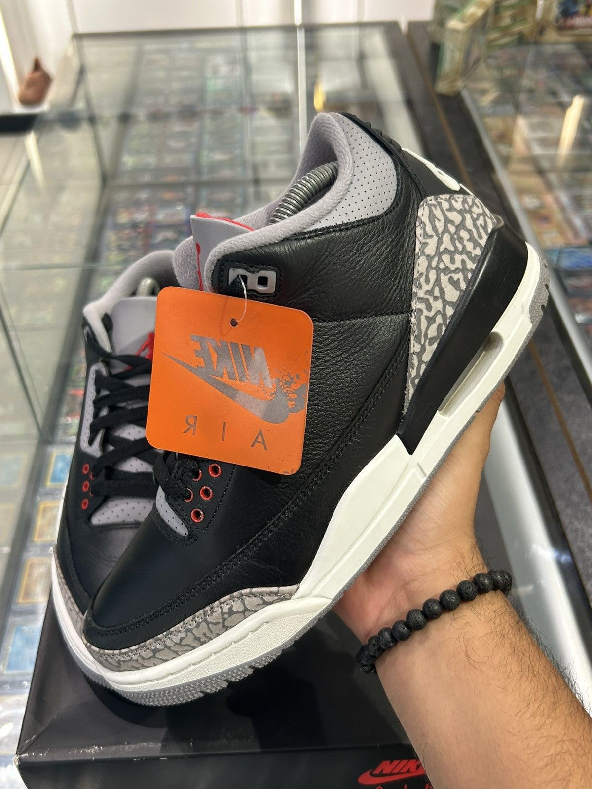 Jordan Brand Jordan 3 Black cement 2024 Size US 8 / EU 41 - 2 Thumbnail