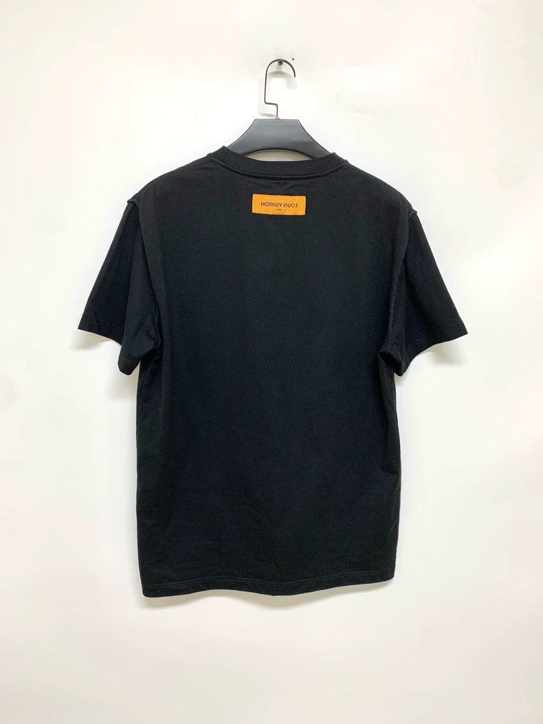 Louis Vuitton Louis Vuitton Black embossed logo short sleeve Size US L / EU 52-54 / 3 - 8 Thumbnail