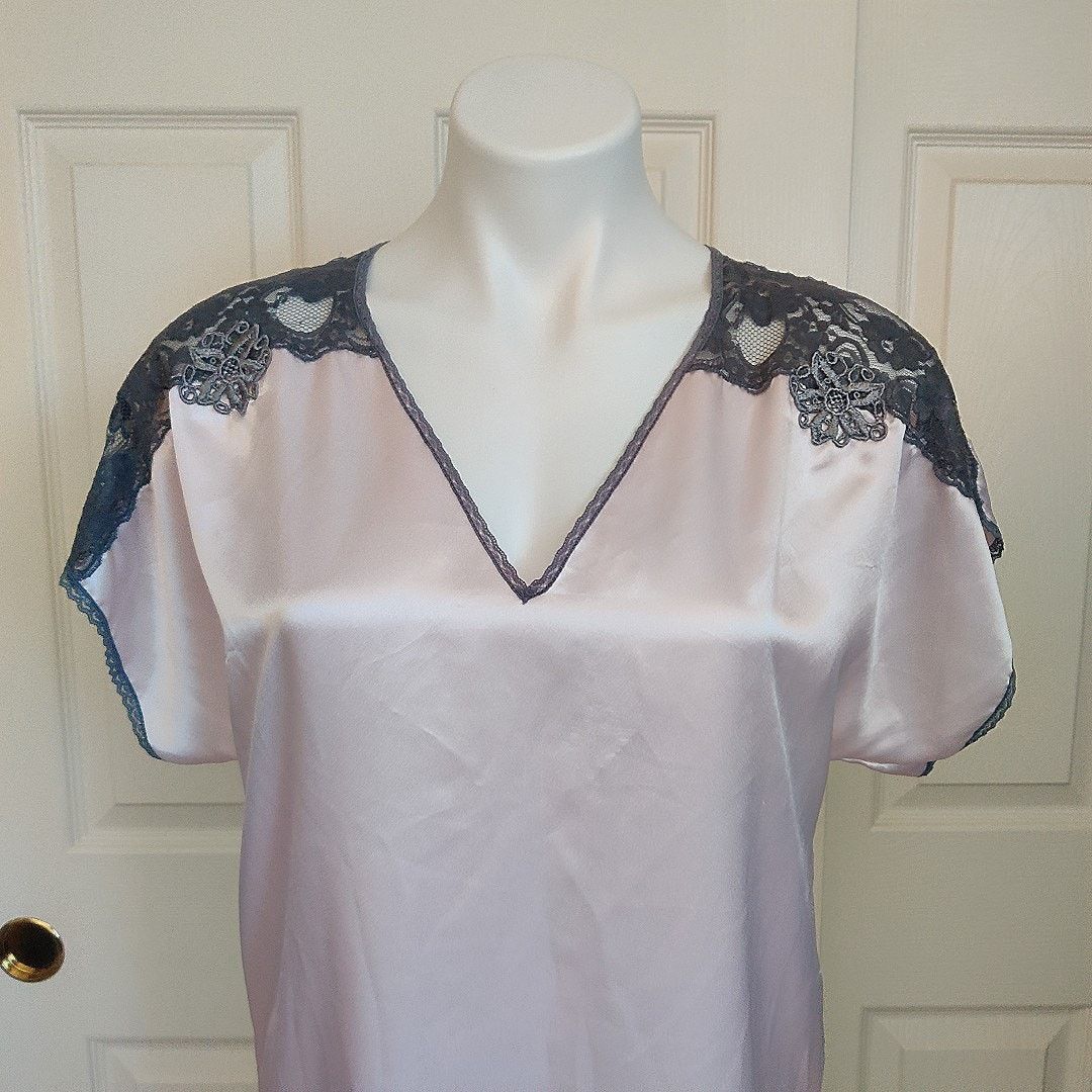 Vintage Vintage Val Mode Lingerie V-neck satin lace nightie sz S Size ONE SIZE - 3 Thumbnail