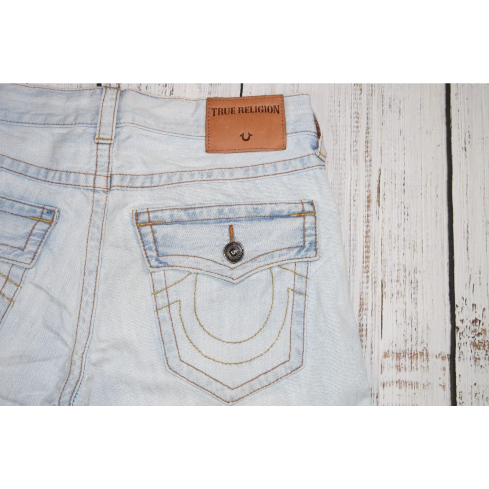 True Religion TRUE RELIGION Ricky FLAP SHORTS ULTRA BLUE LIGHT WASH CUTT OFF DENIM SHORTS 31 Size US 31 - 8 Thumbnail