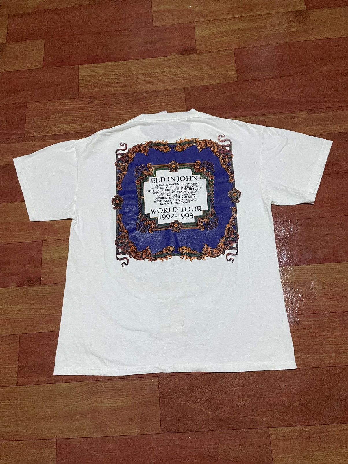 Vintage Vintage Elton John × Gianni Versace Tour T-Shirt 1992/93 Size US XL / EU 56 / 4 - 5 Thumbnail