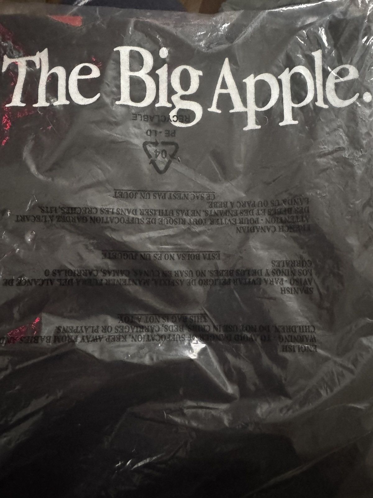 Market × Vintage MARKET STUDIOS THE BIG APPLE TEE XXL BRAND NEW IN PACKAGE Size US XXL / EU 58 / 5 - 3 Thumbnail