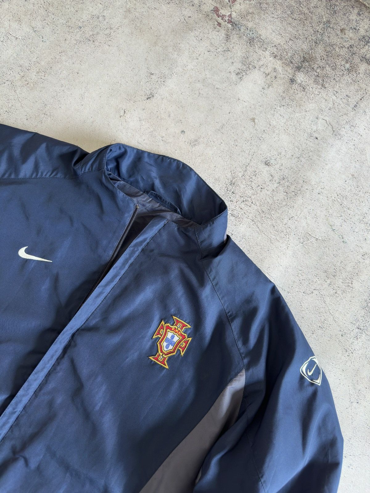Nike 2002-2004 Portugal FC Nike Track Jacket Size US XL / EU 56 / 4 - 4 Thumbnail