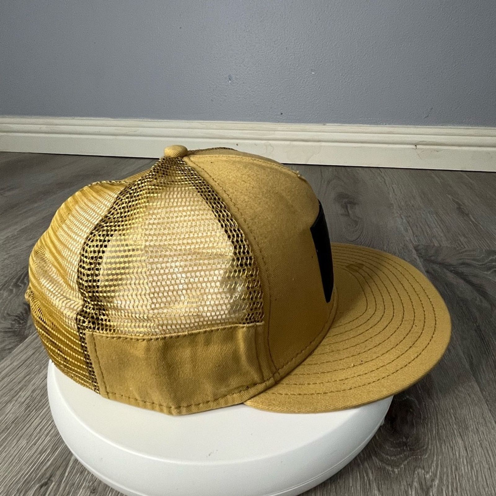 Nike Nike Mesh Trucker Hat Cap Mens Size ONE SIZE - 2 Thumbnail