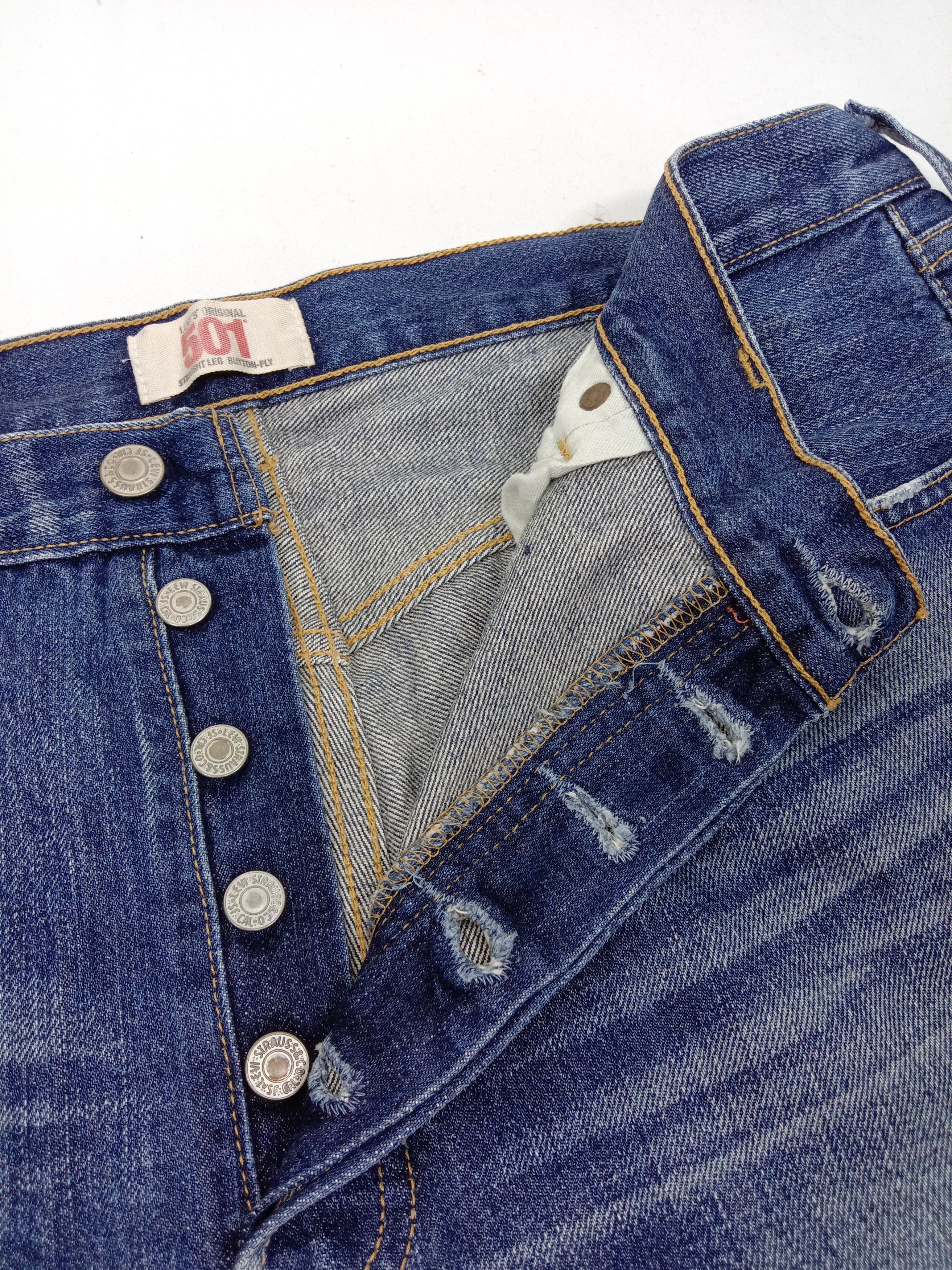 Levi's Vintage Levi's 501 Blue wash Jeans Size US 36 / EU 52 - 3 Thumbnail