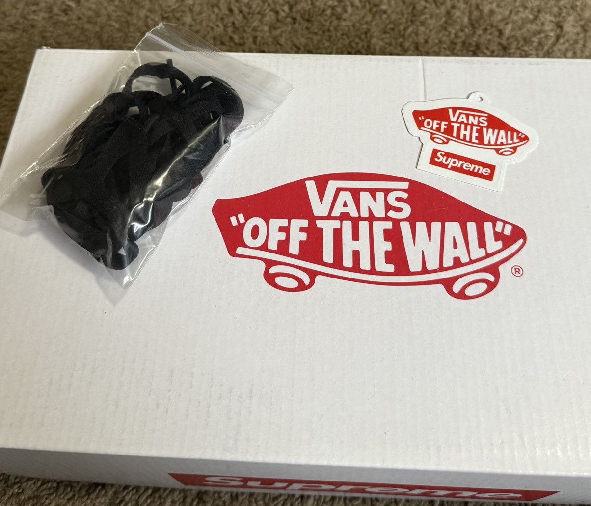 Supreme × Vans Supreme X Vans “Grid” White Gum bottom Size US 10 / EU 43 - 11 Thumbnail