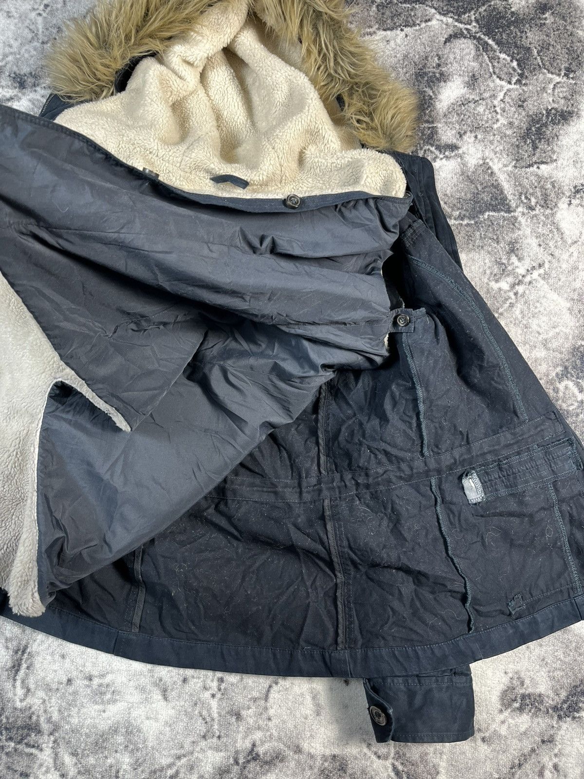 Abercrombie & Fitch Abercrombie & Fitch Fur Jacket Size L / US 10 / IT 46 - 10 Thumbnail