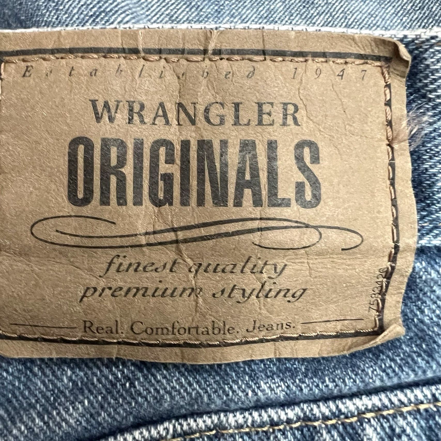 Wrangler VINTAGE Wrangler Men's Denim Shorts Bermuda 36 Waist Distressed 9.5 Inseam Blue 90s Casual Size US 36 / EU 52 - 4 Thumbnail