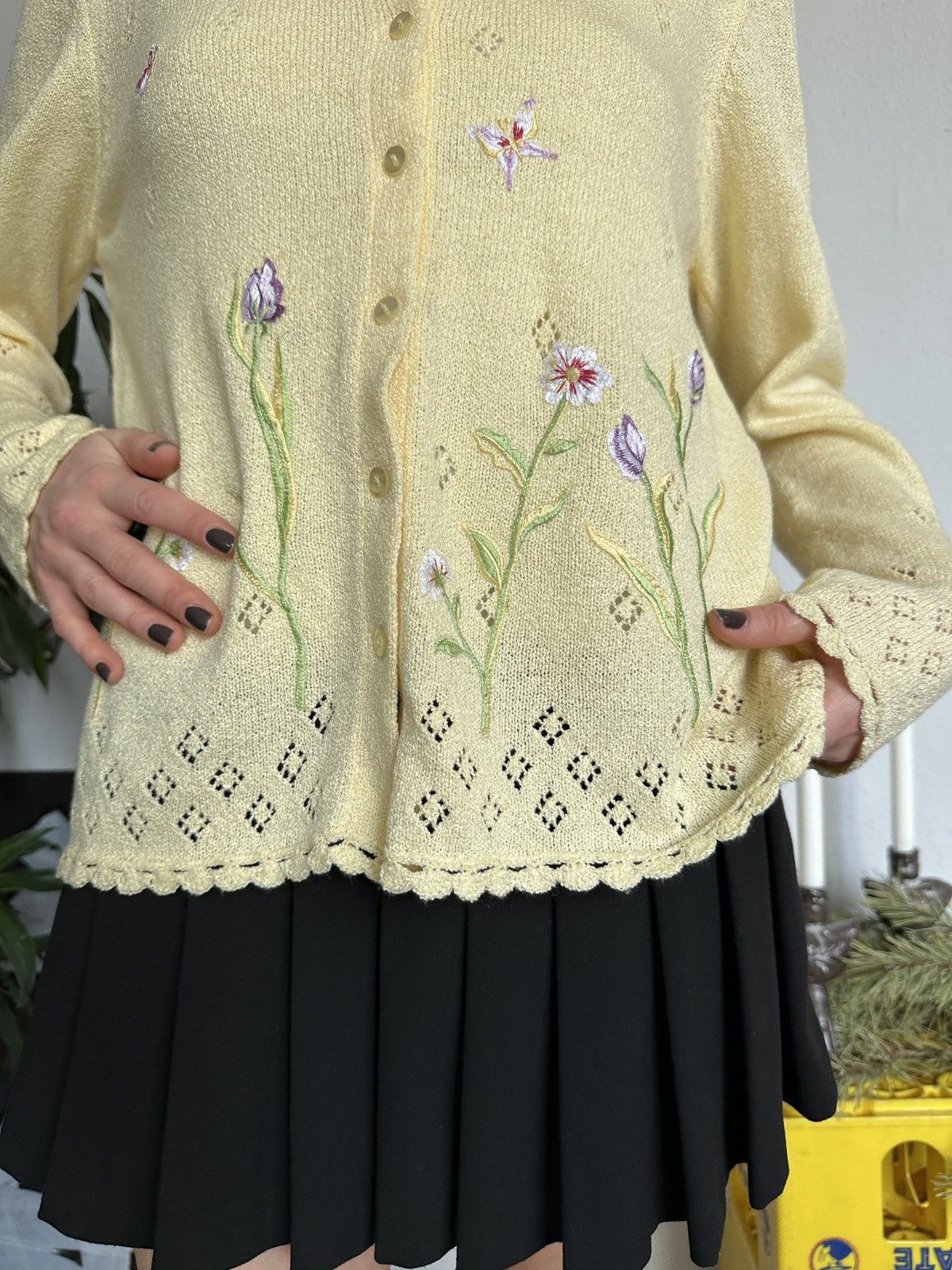 Vintage Grandma Cute Floral Embroided Cardigan Vintage Size XL / US 12-14 / IT 48-50 - 2 Thumbnail