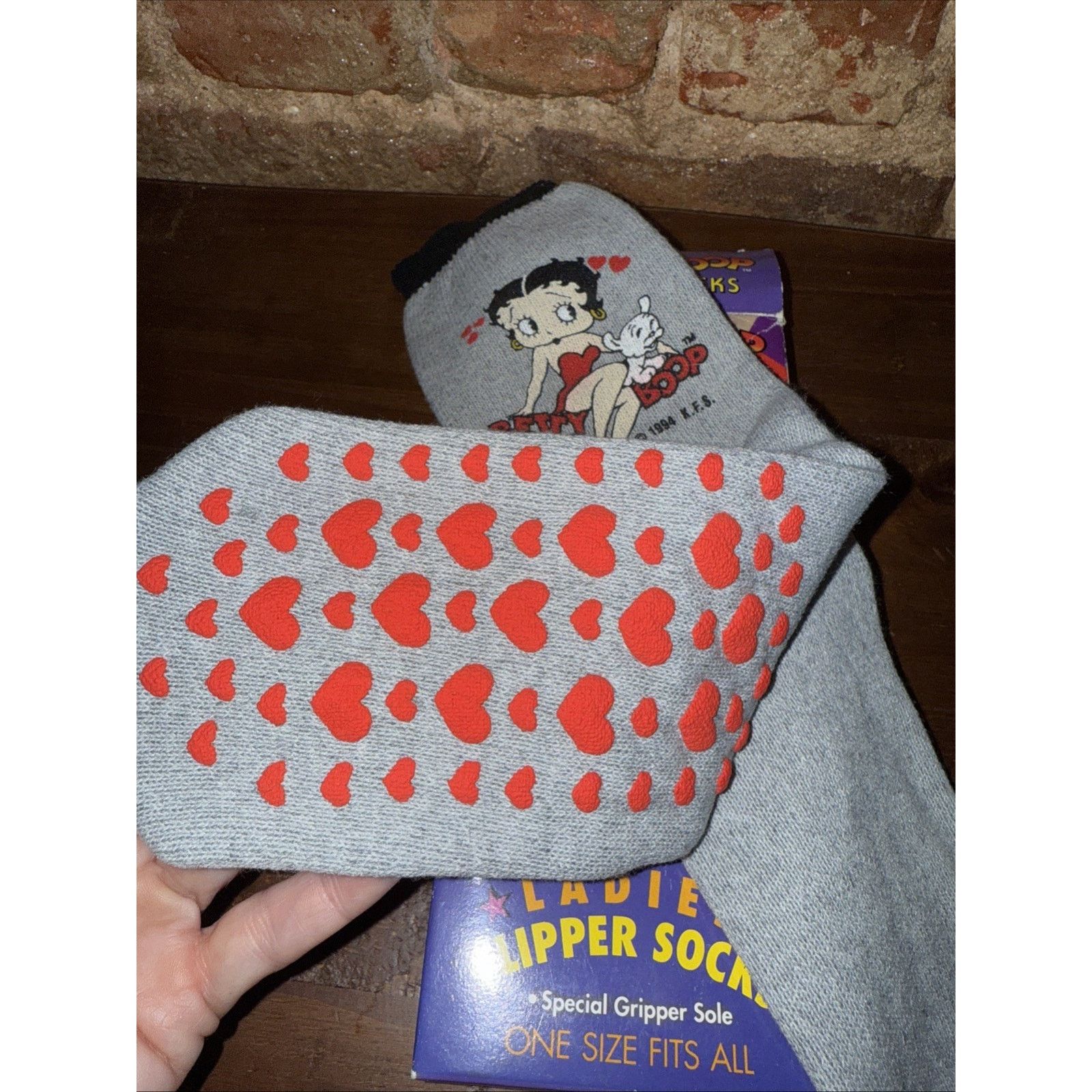 Equipment Vintage 1994 Betty Boop Slipper Socks OSFA New In Box USA Size ONE SIZE - 7 Thumbnail
