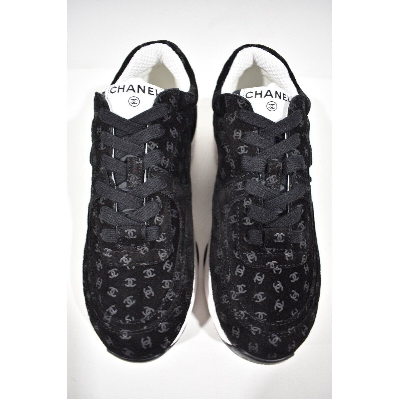 Chanel 22A Printed CC Logo White Flat Runner Trainer Sneaker 36.5 Size US 6.5 / IT 36.5 - 7 Thumbnail