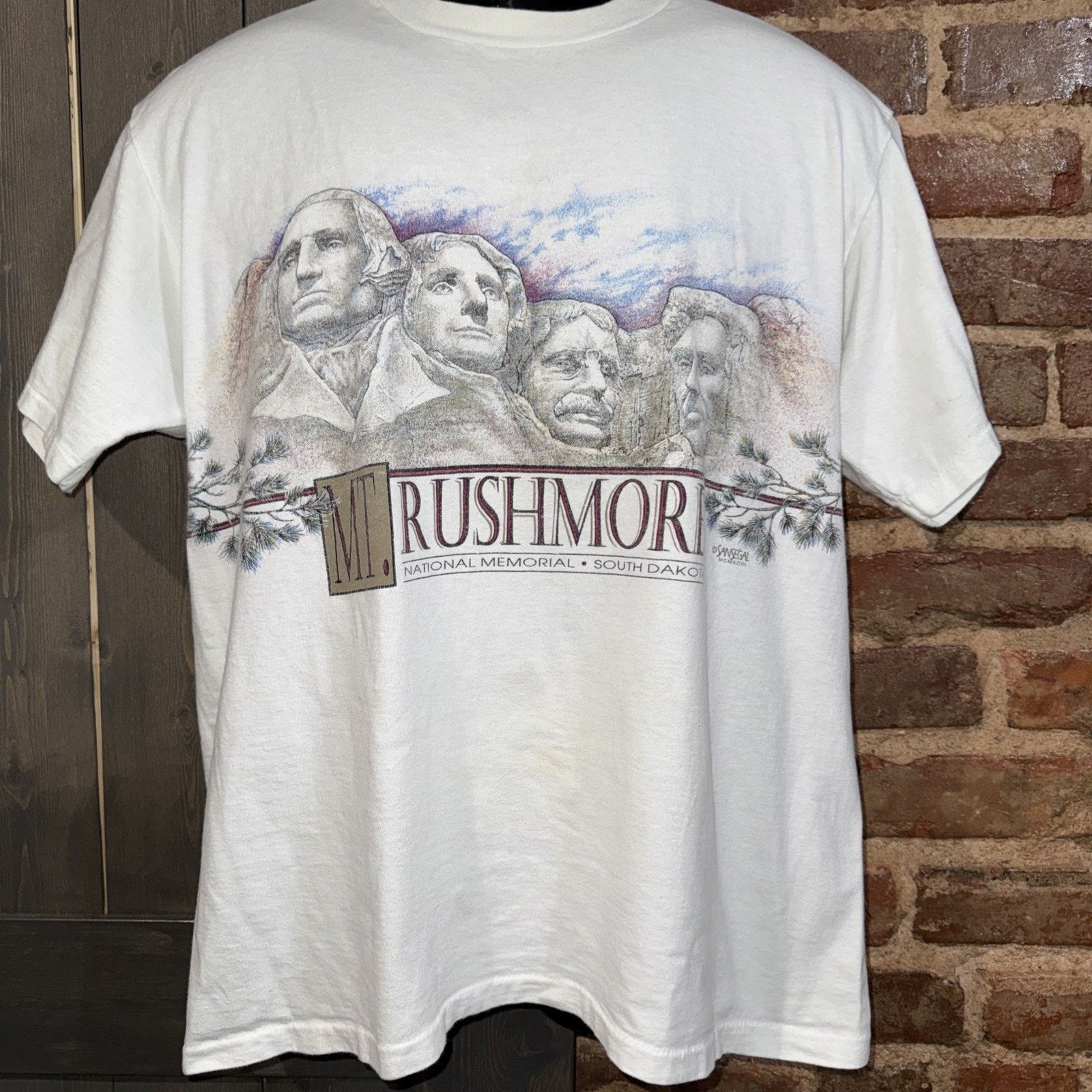 Anvil Mt. Rushmore L White Single Stitch Memorial Souvenir Tee 90s Size US L / EU 52-54 / 3 - 1 Thumbnail