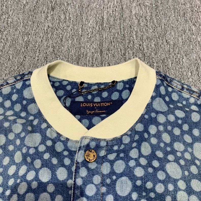 Louis Vuitton LOUIS VUITTON Blue polka-dot shirt with short sleeves Size US XL / EU 56 / 4 - 7 Thumbnail