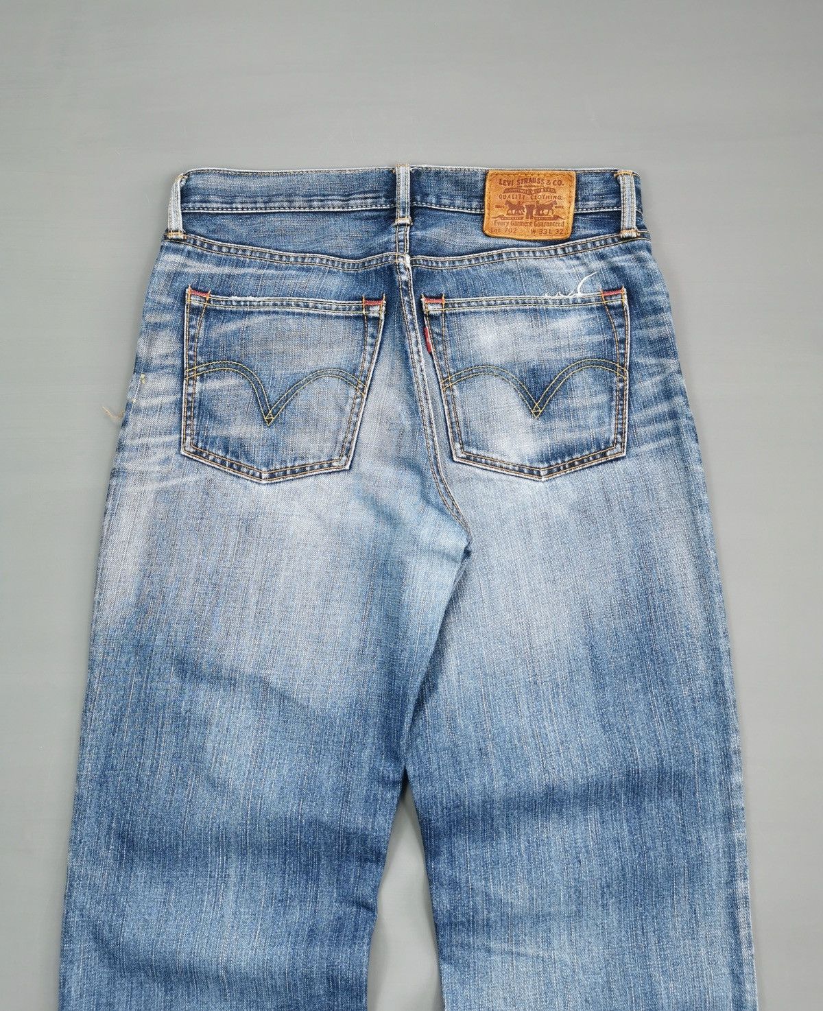 Levi's Vintage Levis 702 Distressed Jeans Size US 32 / EU 48 - 2 Thumbnail