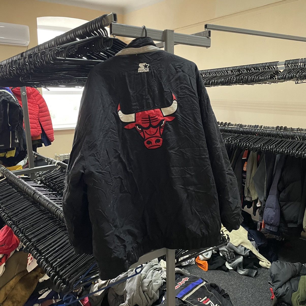NBA × Vintage Vintage Chicago bulls 90s starter NBA heavy jacket bomber Size US XL / EU 56 / 4 - 1 Thumbnail