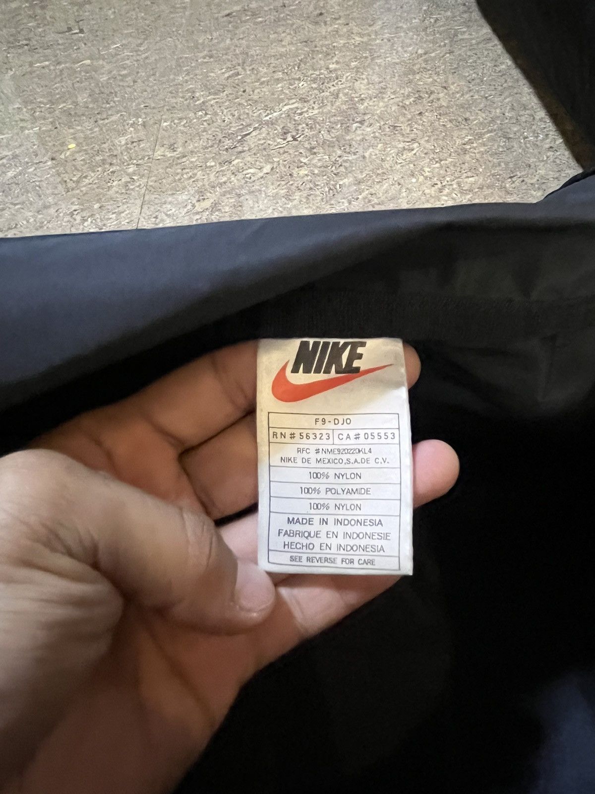 Nike Vintage 90’s Nike Duffle Bag Gym Bag Size 40 - 4 Thumbnail