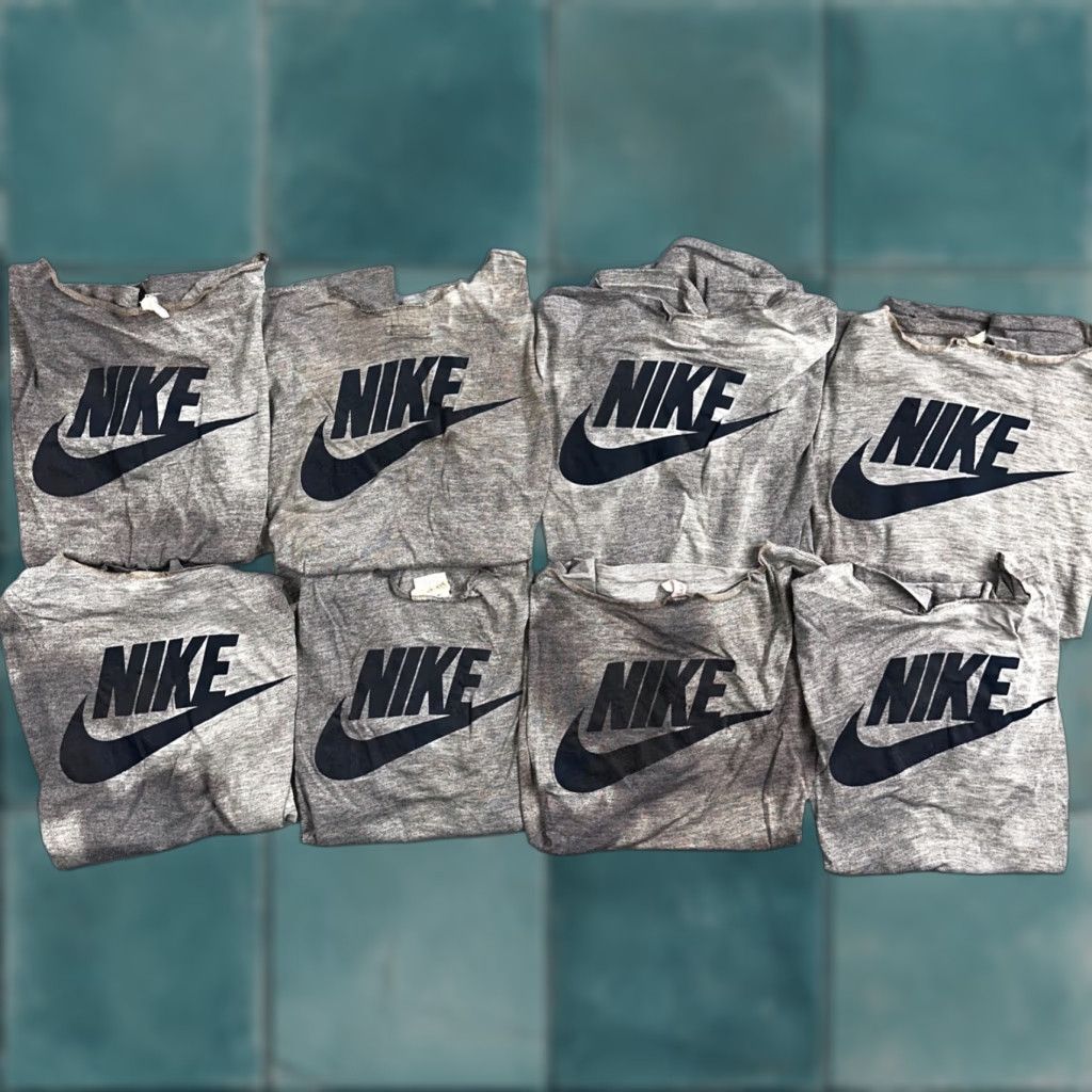 Nike Nike T Shirt Men Gray Short Sleeve Crew Neck VTG 70s 80s 90s Vintage Solid Swoosh Front Printed Size US L / EU 52-54 / 3 - 1 Thumbnail