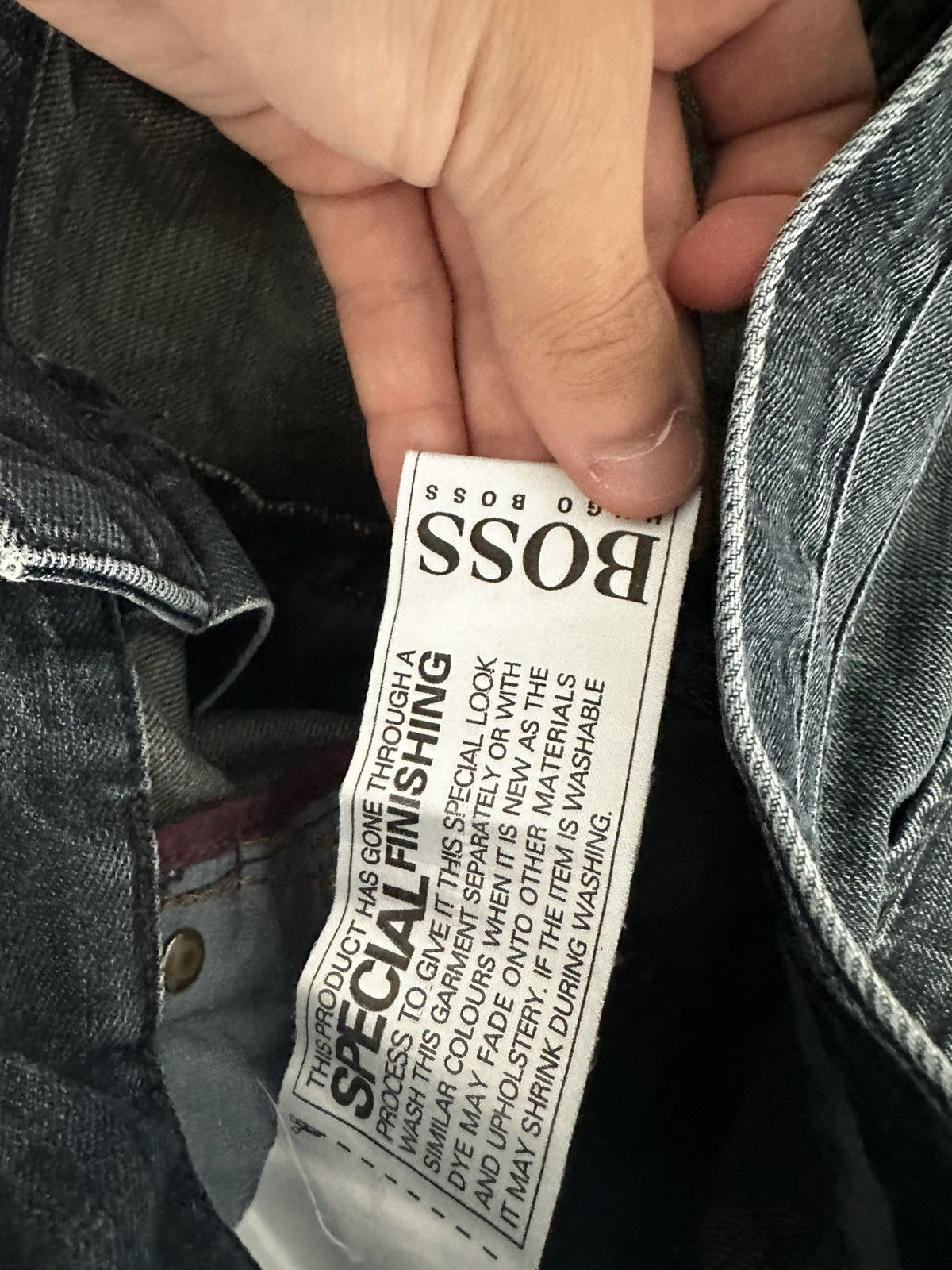 Hugo Boss Hugo Boss straight fit jeans in dark wash denim Size US 34 / EU 50 - 9 Thumbnail