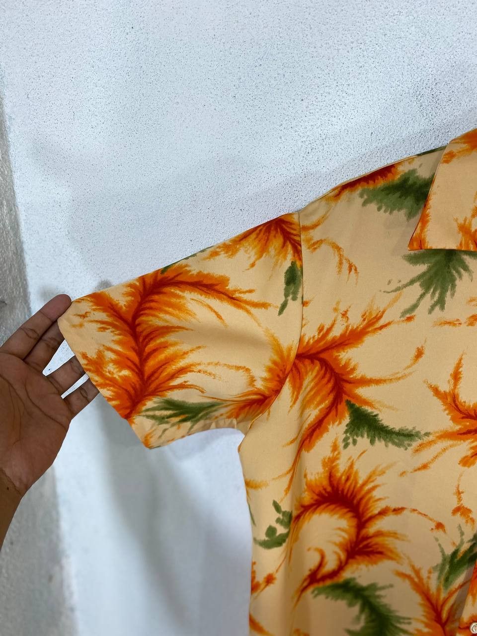 Vintage vintage 60s/70s polyester hawaiian shirt nice design Size US L / EU 52-54 / 3 - 5 Thumbnail