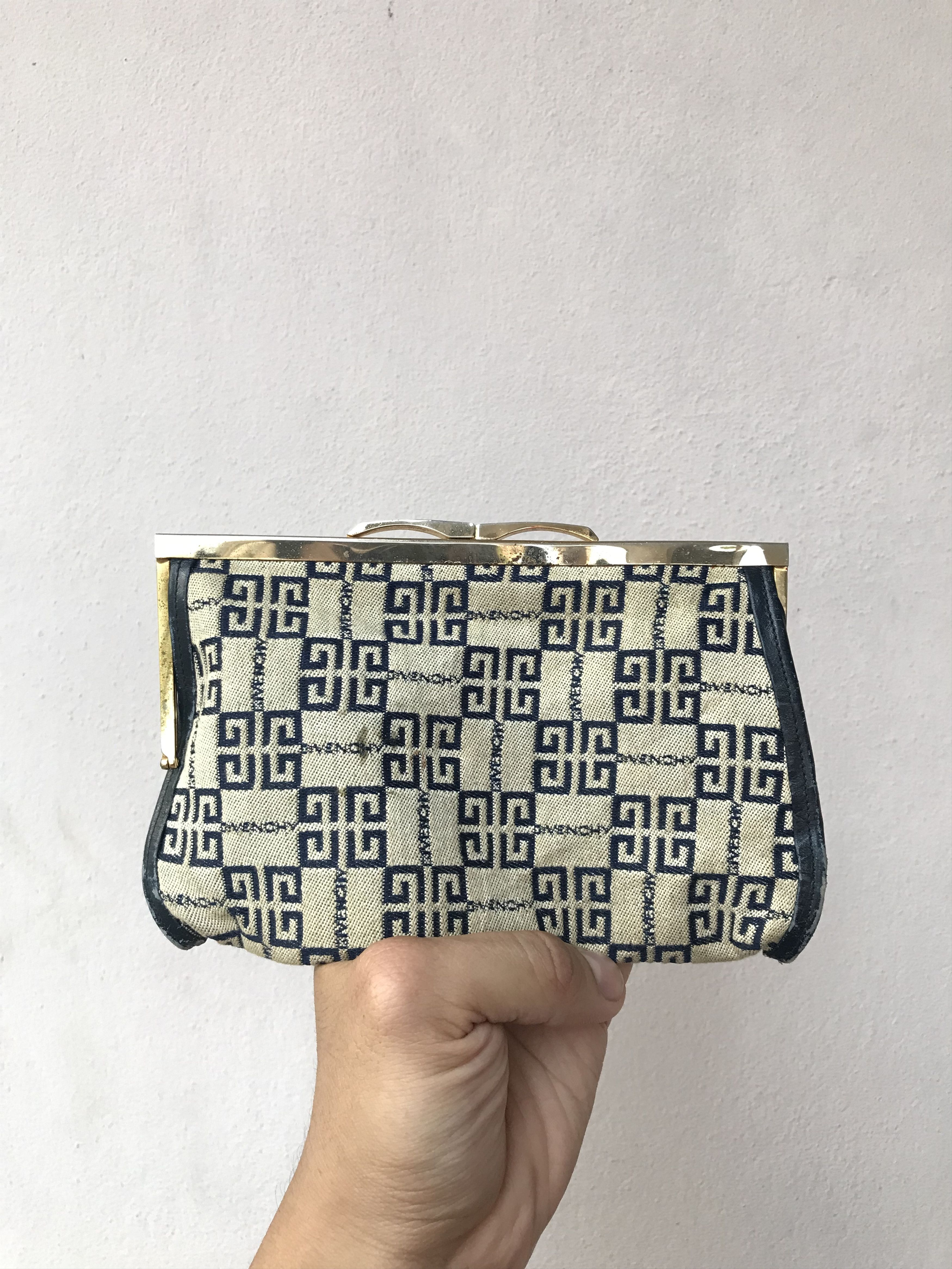 Givenchy Vintage Givenchy Purse Size ONE SIZE - 2 Thumbnail