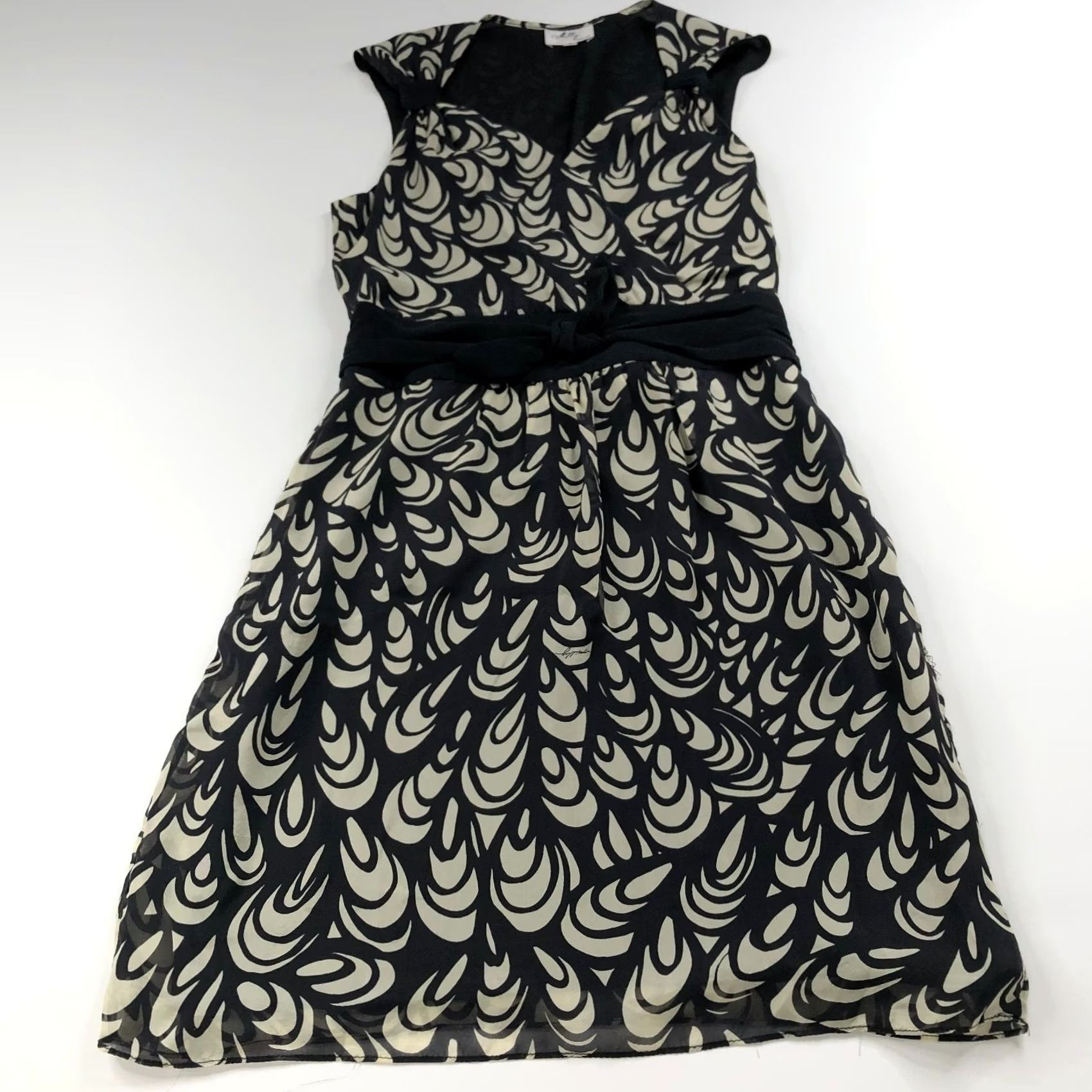 MILLY Milly Of New York 6 100% Silk Mini Dress Black Beige Ivory VTG Retro Sleeveless Round Neck Zip Short Dress Womens Size M / US 6-8 / IT 42-44 - 4 Thumbnail