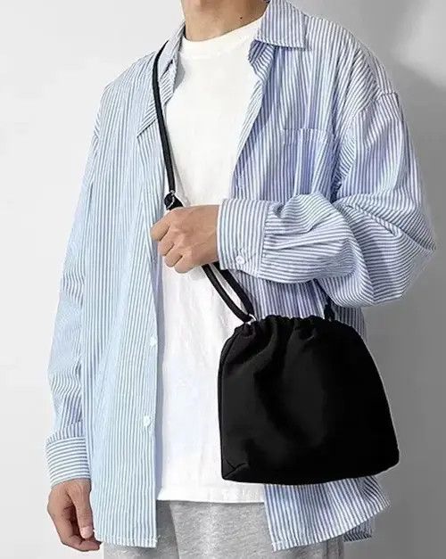 Japanese Brand Fashion y2k crossbody bucket bag pouch bag Size ONE SIZE - 2 Thumbnail