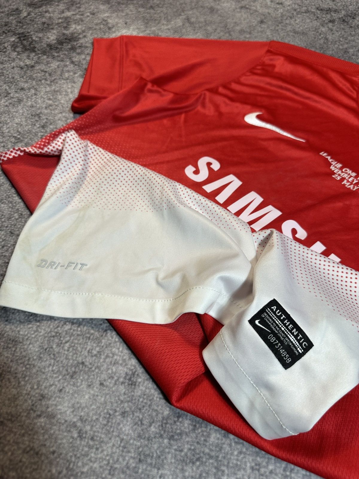 Nike × Vintage Nike Leyton Orient Samsung Soccer Jersey Blokecore Style M Size US M / EU 48-50 / 2 - 4 Thumbnail