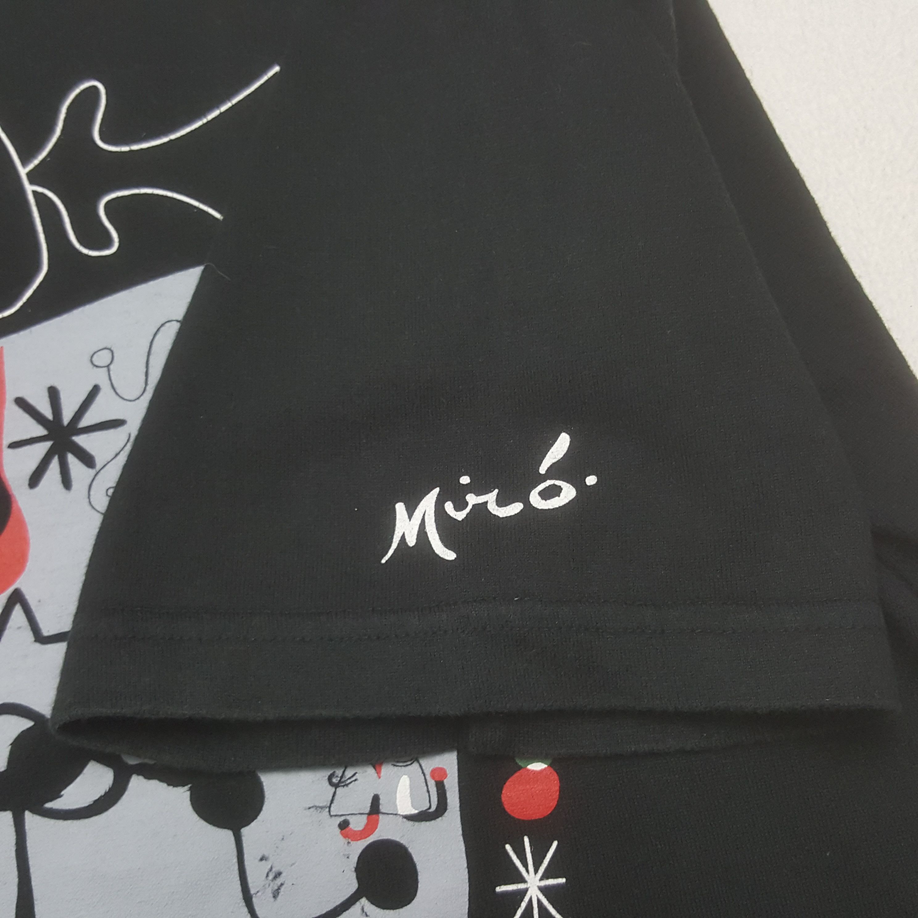 Vintage Vintage Joan Miro Art Tshirt Size US L / EU 52-54 / 3 - 5 Thumbnail